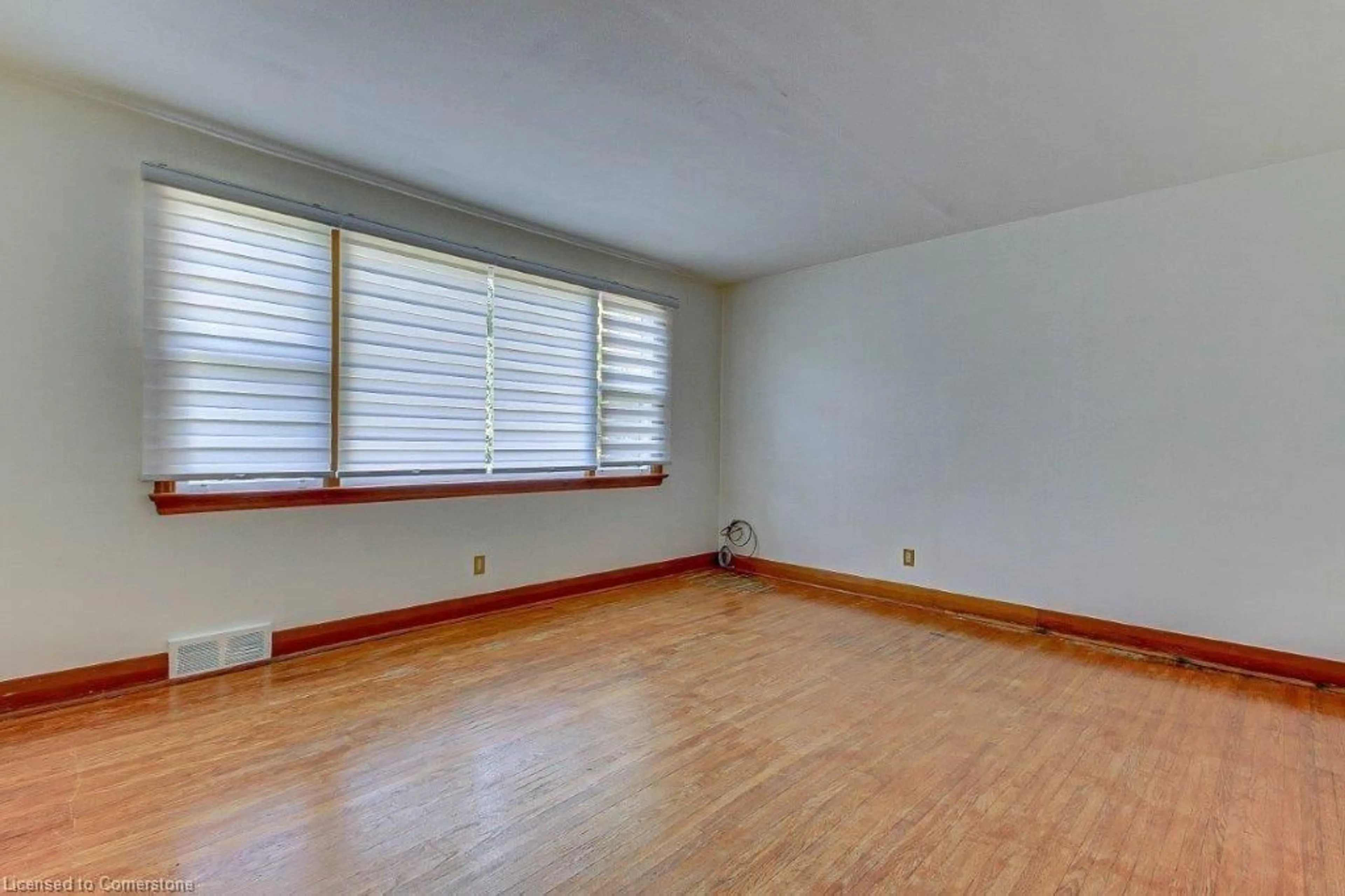 A pic of a room, wood floors for 36 Parker Dr, Simcoe Ontario N3Y 1A1