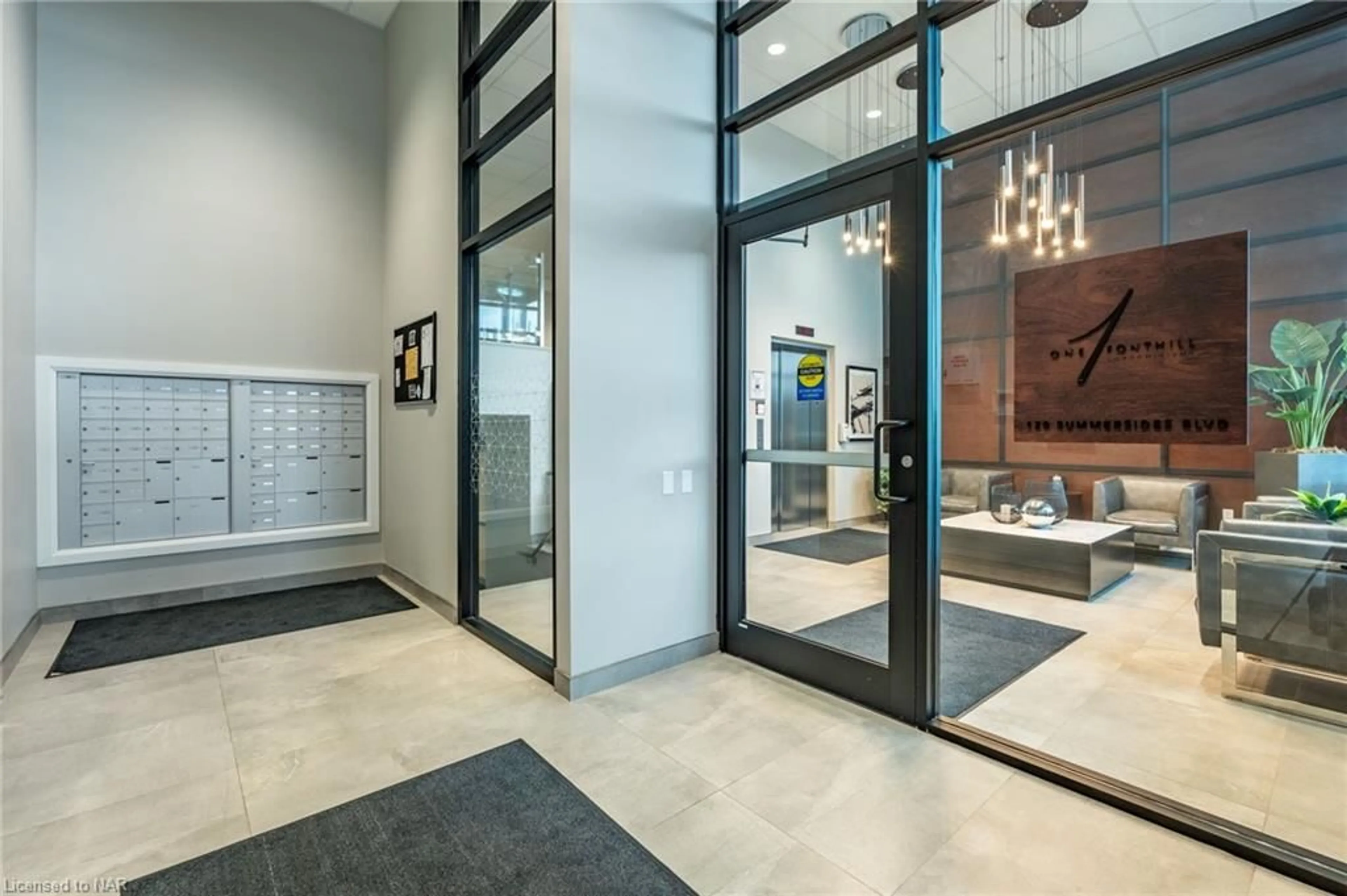 Indoor foyer, ceramic floors for 120 Summersides Boulevard Blvd #104, Fonthill Ontario L0S 1E1