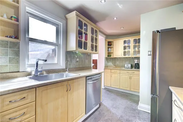 Additional property image - 93 Stirling Ave