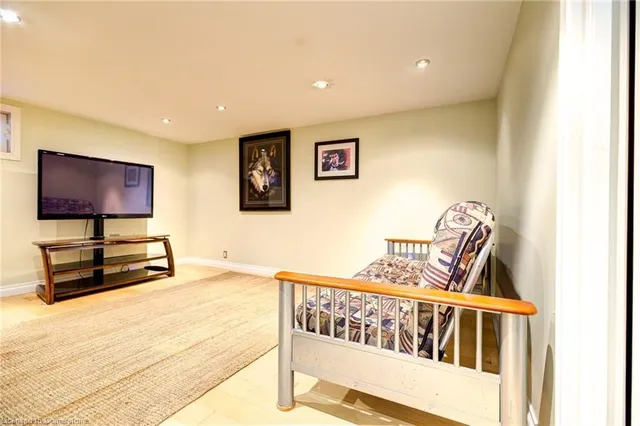 Additional property image - 93 Stirling Ave