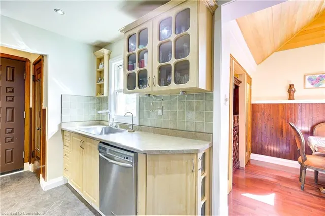Additional property image - 93 Stirling Ave