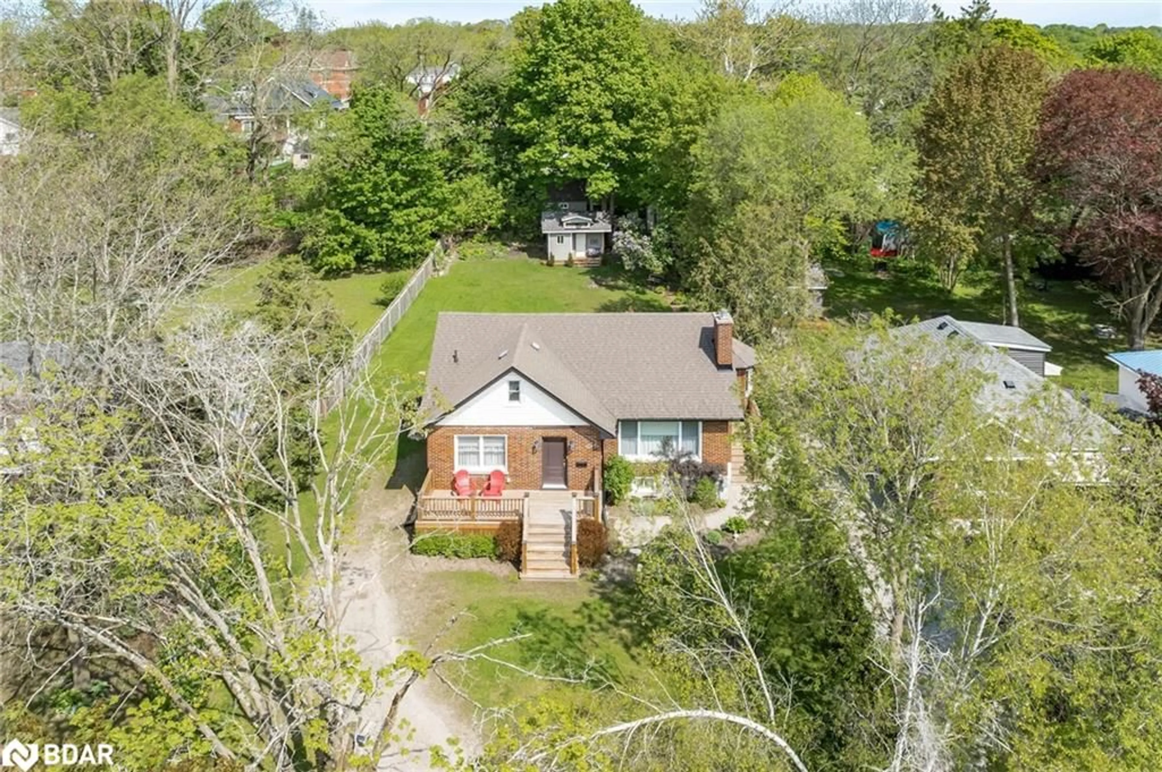 Frontside or backside of a home, cottage for 208 Edward St, Orillia Ontario L3V 2X4