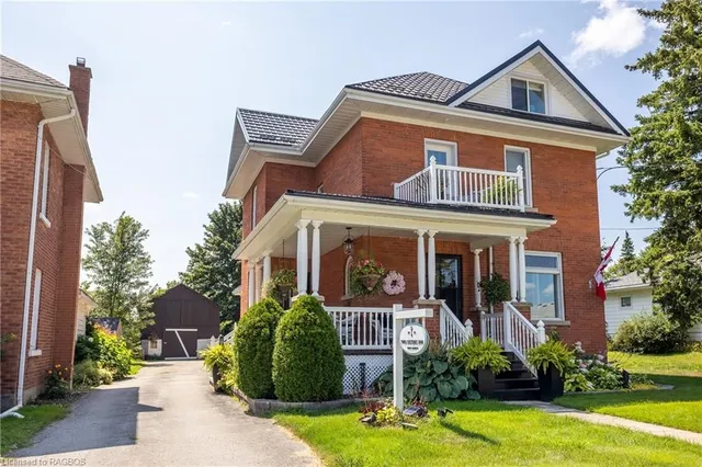 86 Toronto St, Markdale