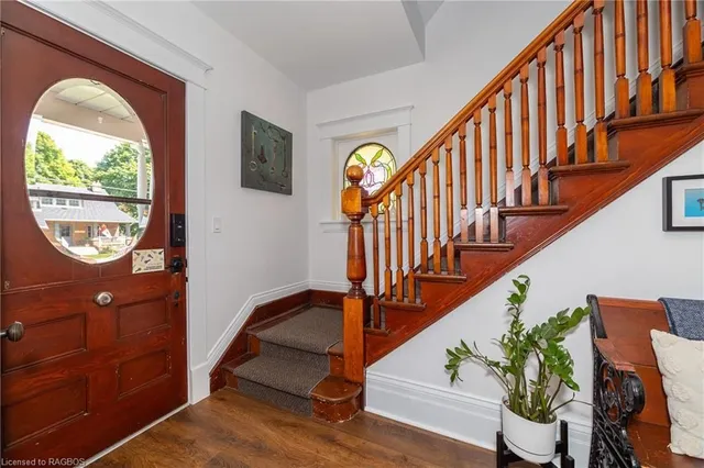 86 Toronto St, Markdale 4