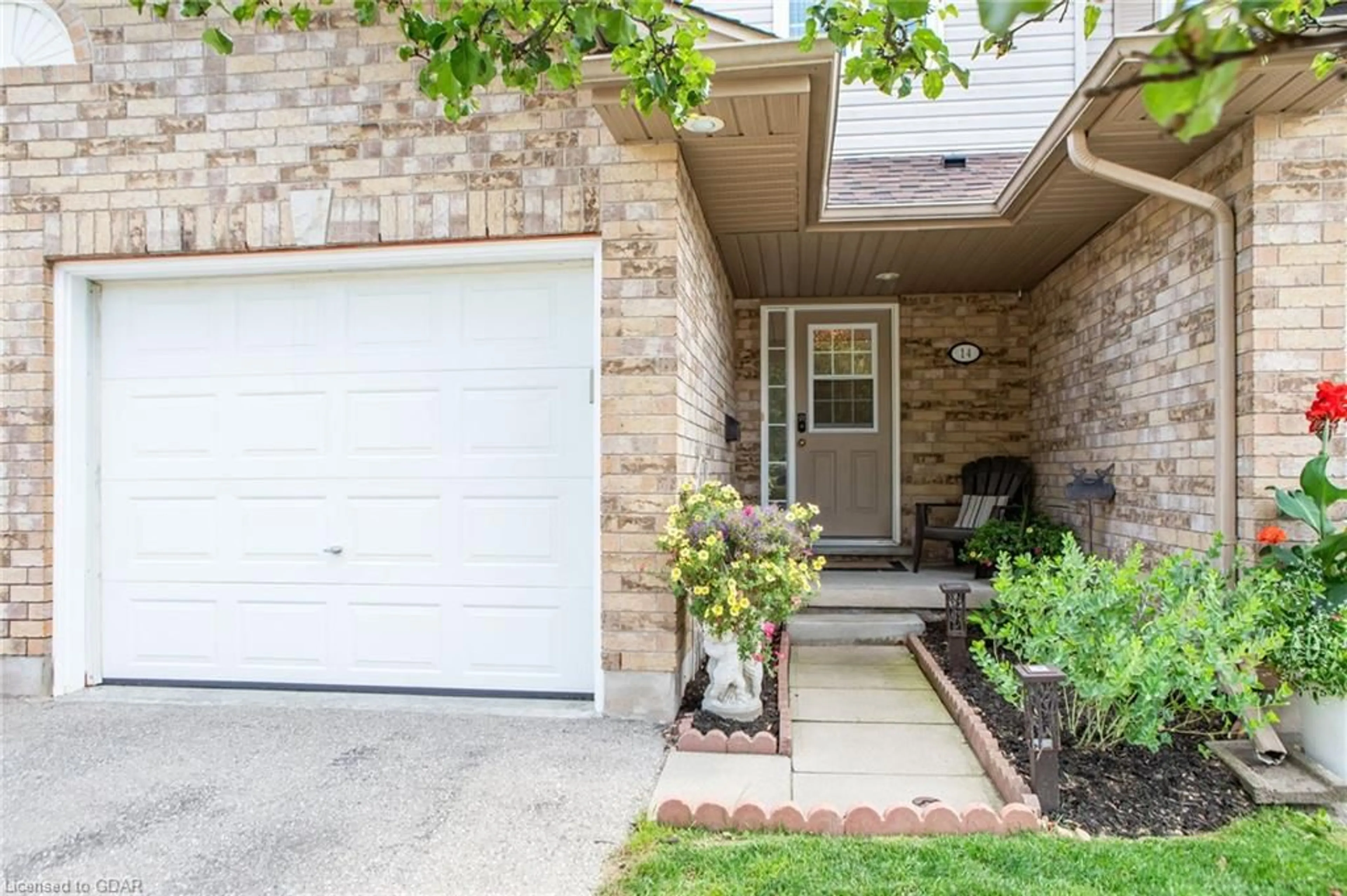 A pic from exterior of the house or condo for 31 Schroder Cres #14, Guelph Ontario N1E 7M6