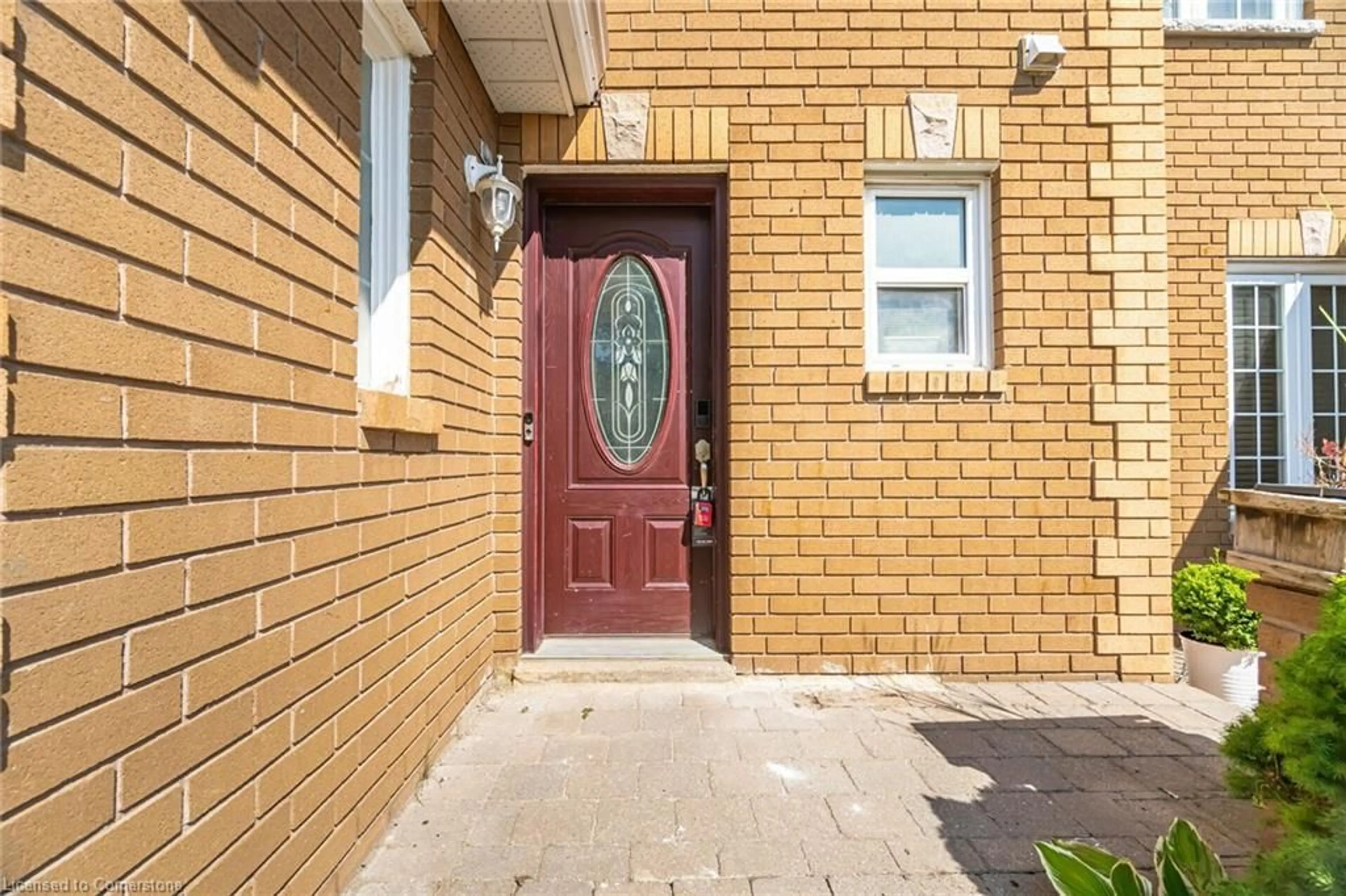 Indoor entryway for 176 Howard Cres, Orangeville Ontario L9W 4W3