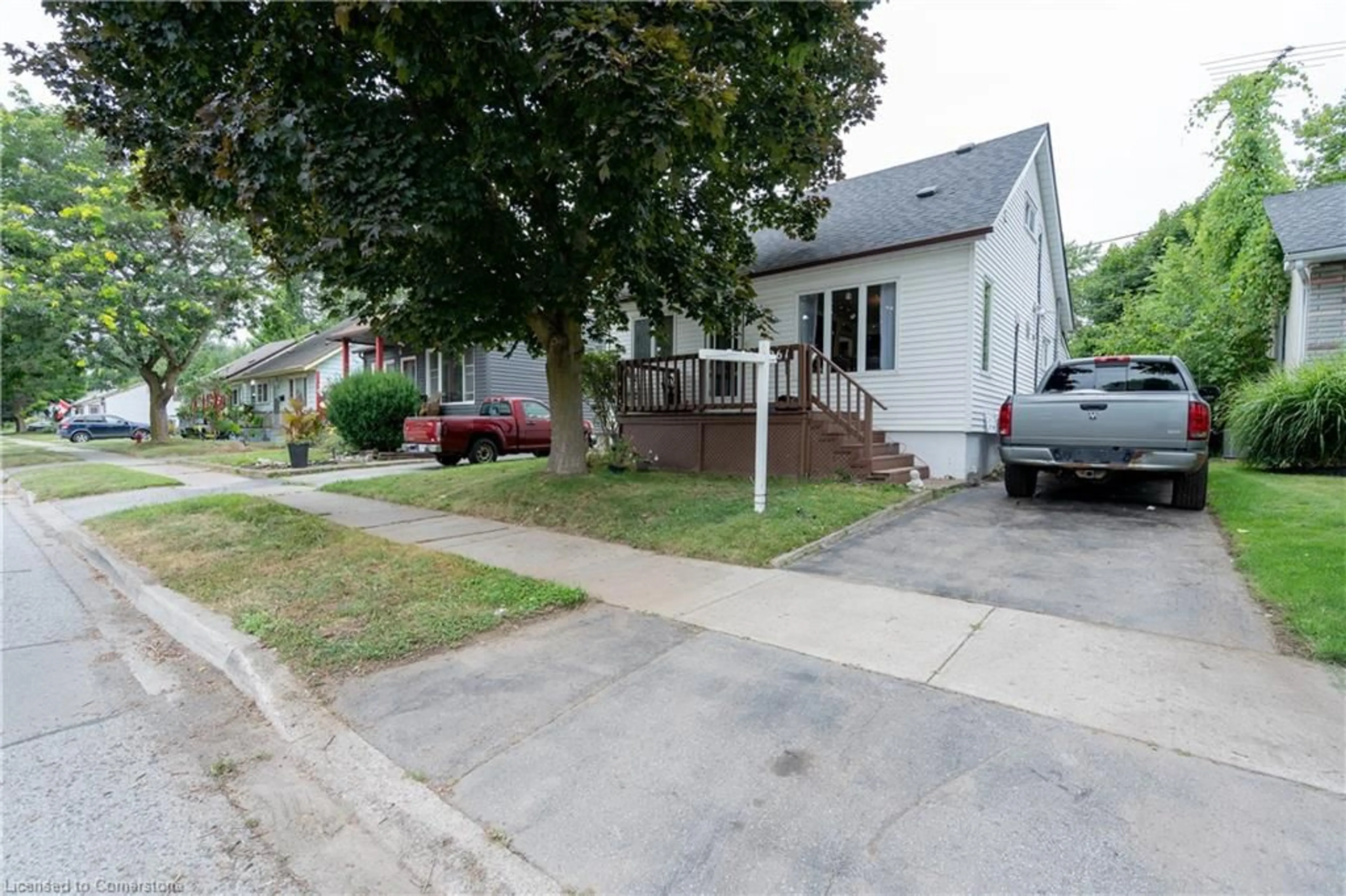 Street view for 6261 Churchill St, Niagara Falls Ontario L2G 2X5