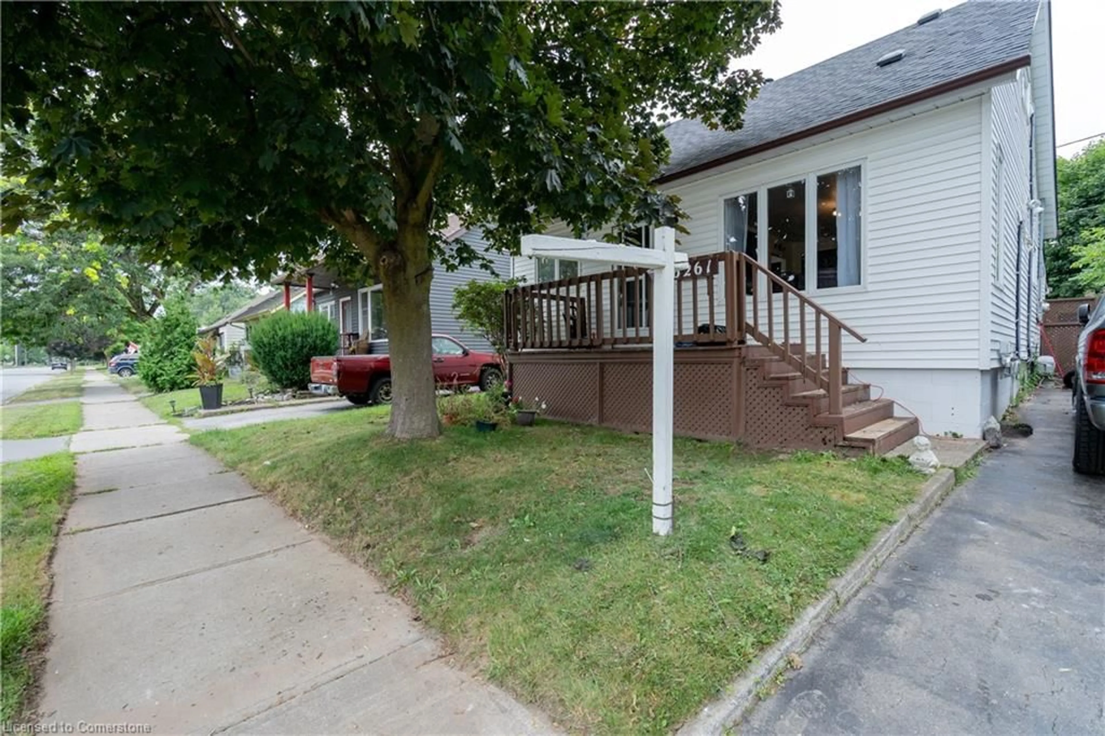 Frontside or backside of a home, the street view for 6261 Churchill St, Niagara Falls Ontario L2G 2X5