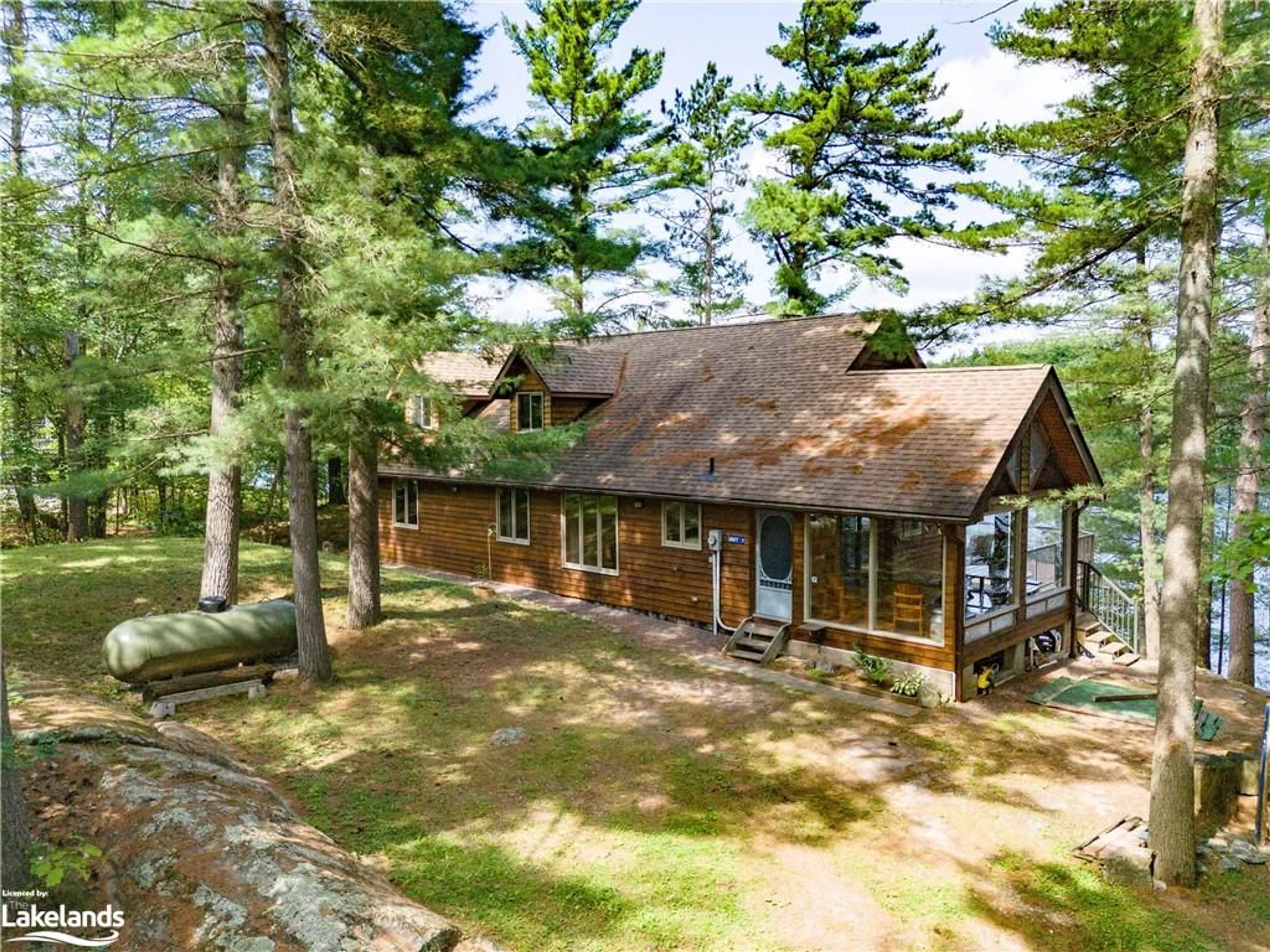 Cottage for 1071 Sunny Lake Road #Unit 1, Gravenhurst Ontario P1P 0G3