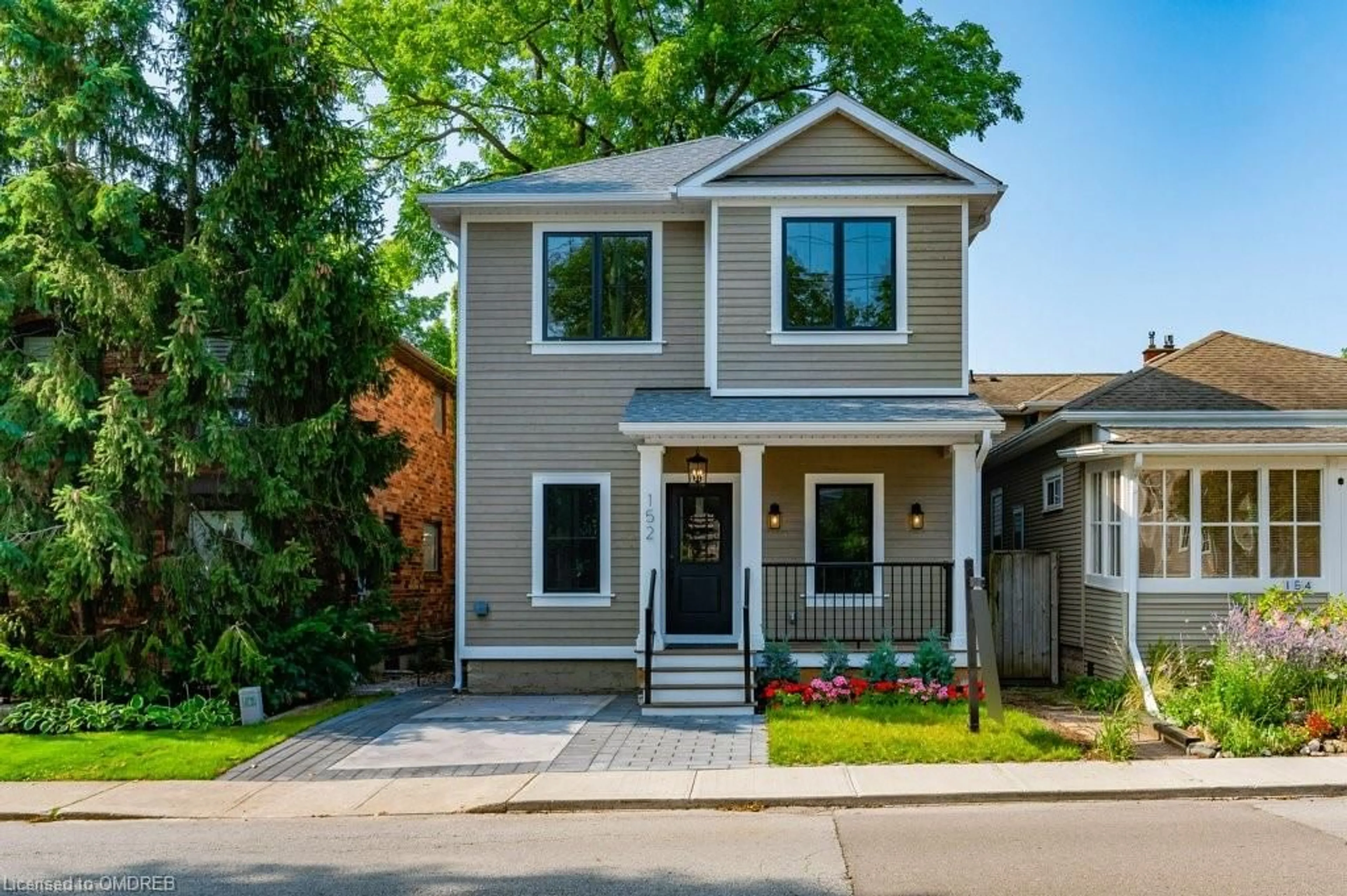 Frontside or backside of a home for 152 Chisholm St, Oakville Ontario L6K 3J4