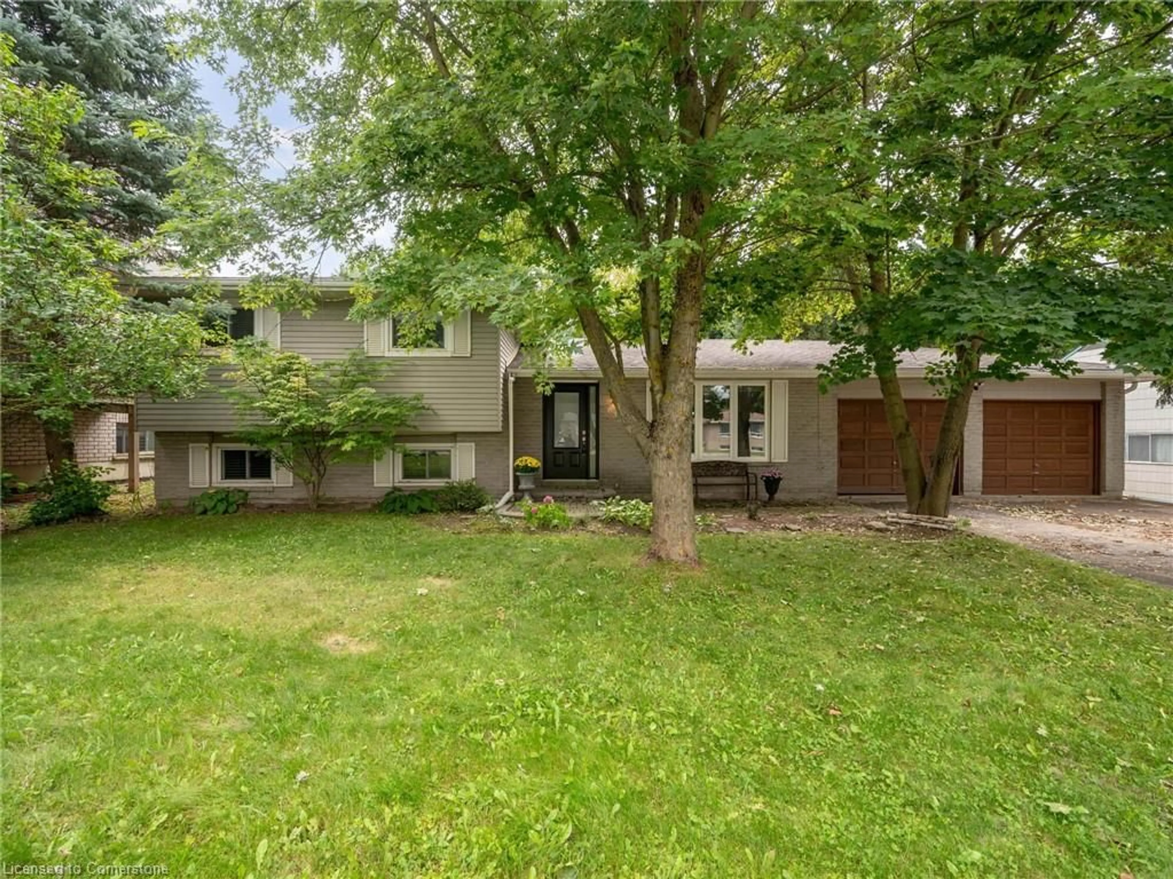 Frontside or backside of a home, cottage for 633 Main Street East, Shelburne Ontario L9V 2X9