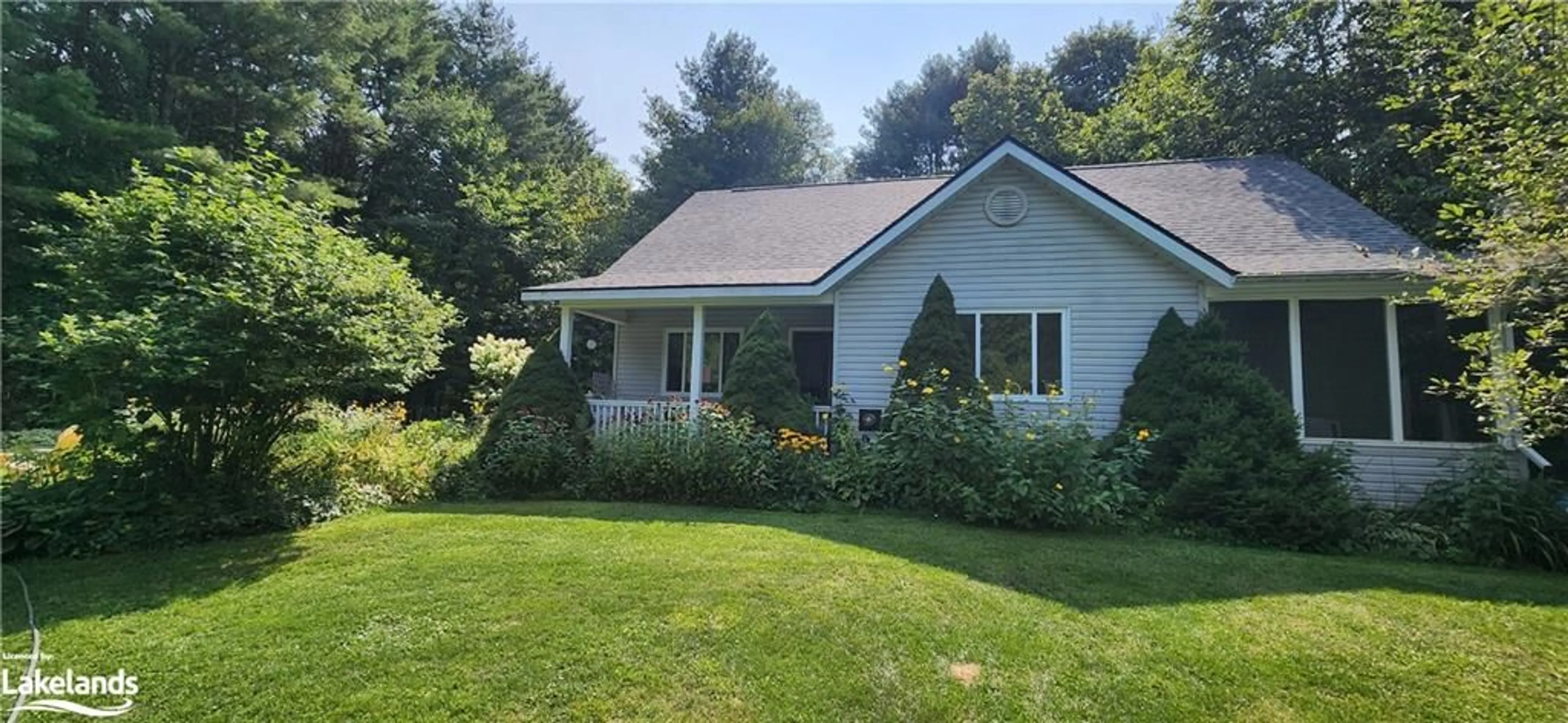 Frontside or backside of a home, cottage for 1175 Silver Lake Rd, Gravenhurst Ontario P1P 0G3