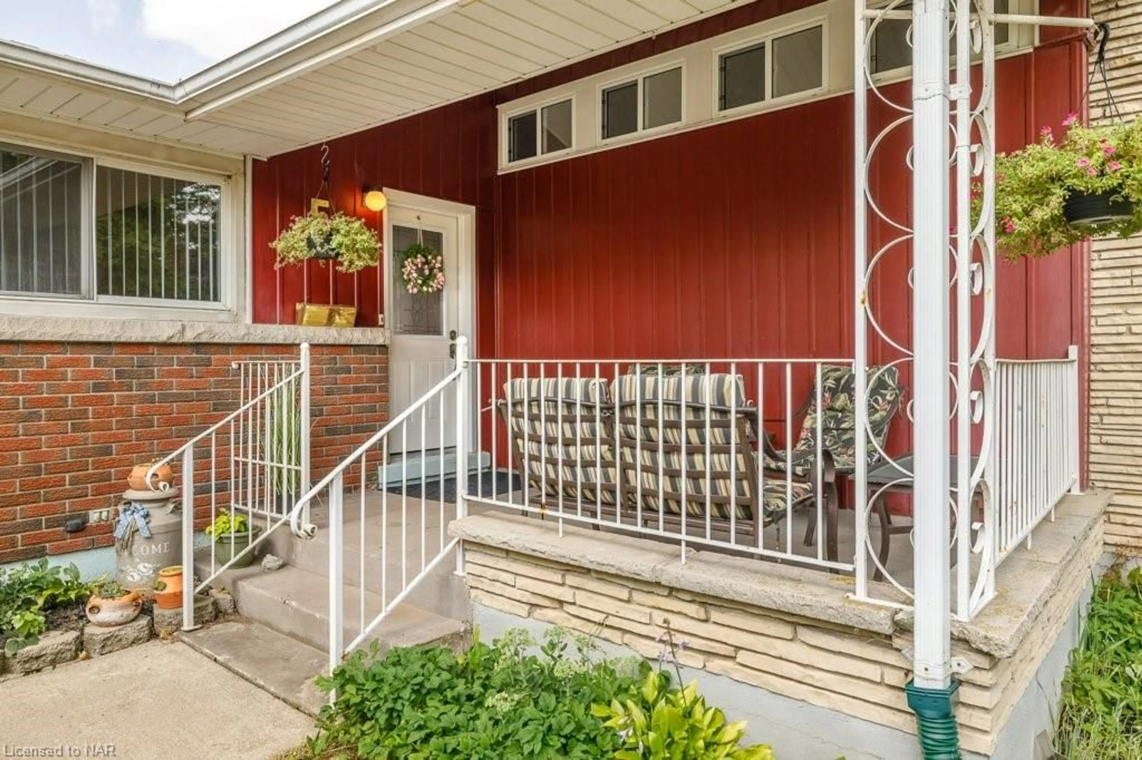 Indoor entryway for 5 Claremount Cir, Welland Ontario L3C 2P4