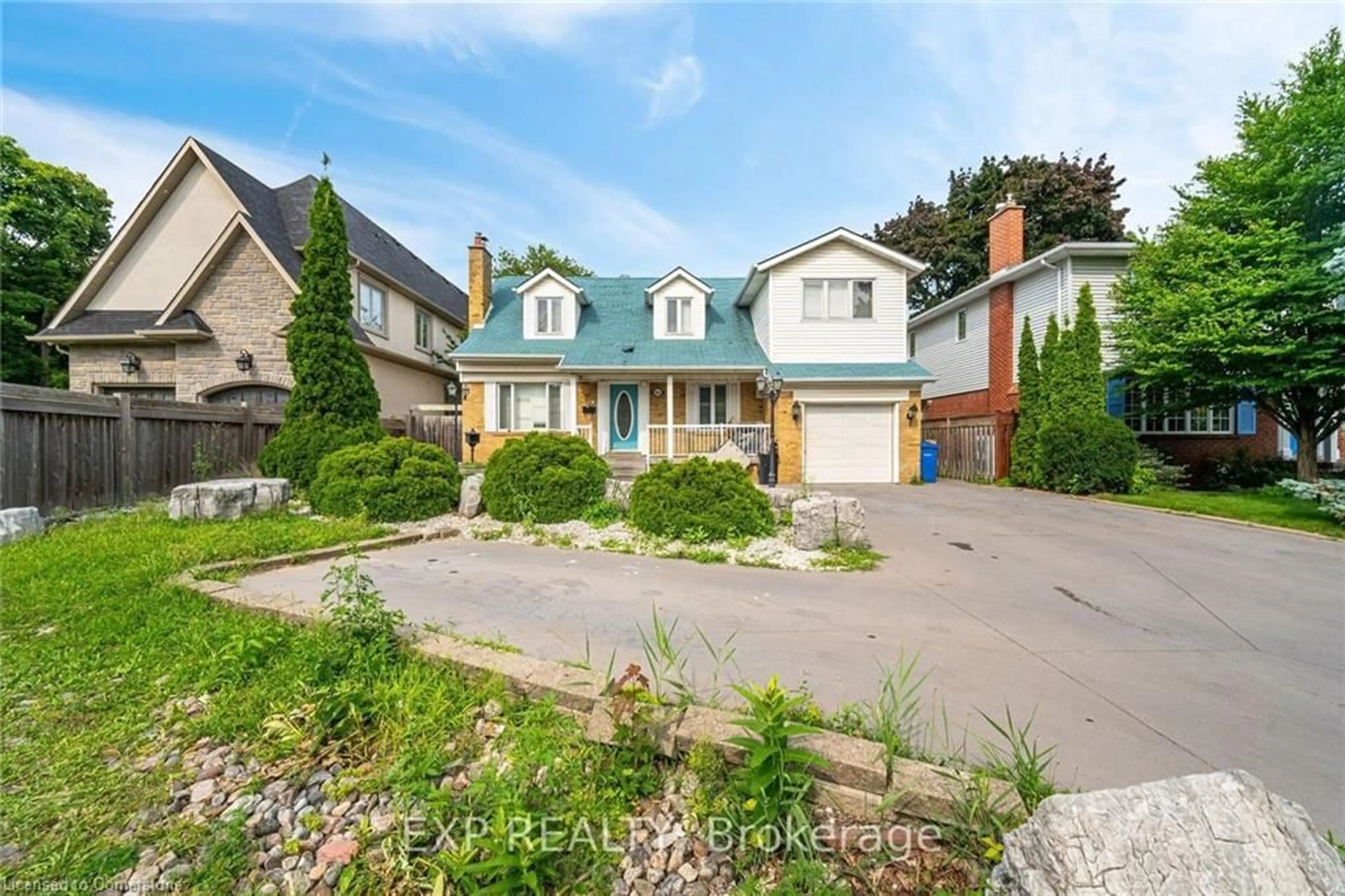 Frontside or backside of a home for 2065 Westfield Dr, Mississauga Ontario L4Y 1P2