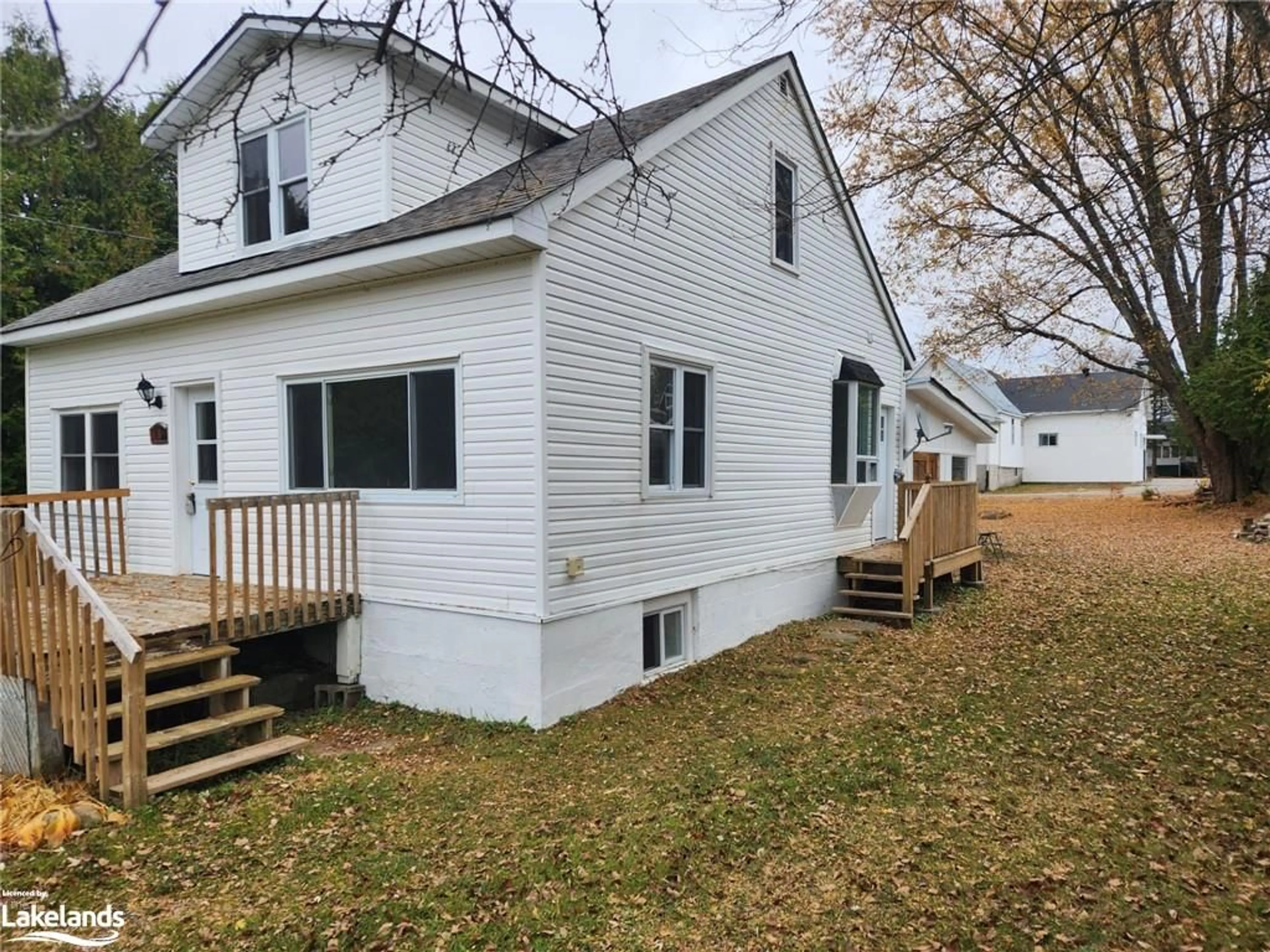 Frontside or backside of a home, cottage for 14 Joseph St, MacTier Ontario P0C 1H0