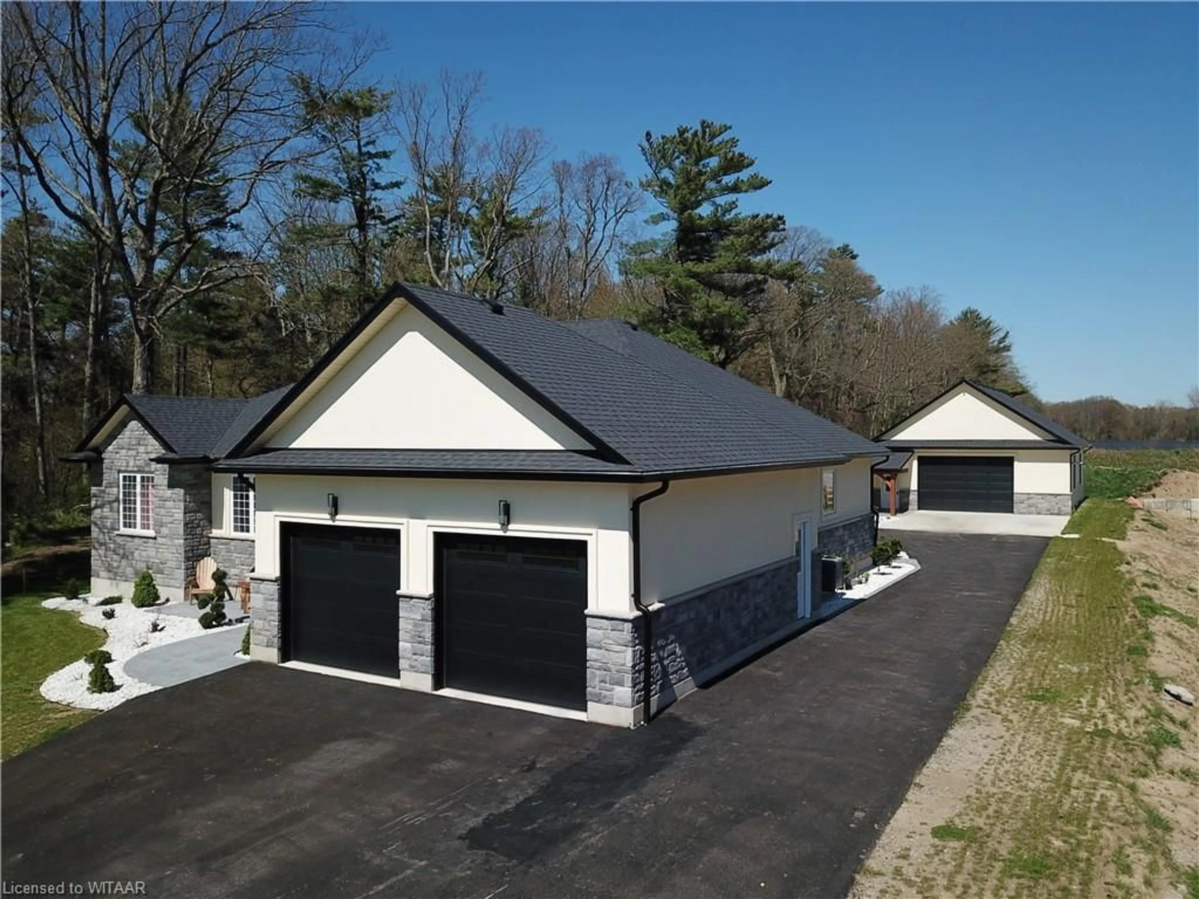 Indoor garage for 1942 Highway 59, Walsingham Ontario N0E 1X0