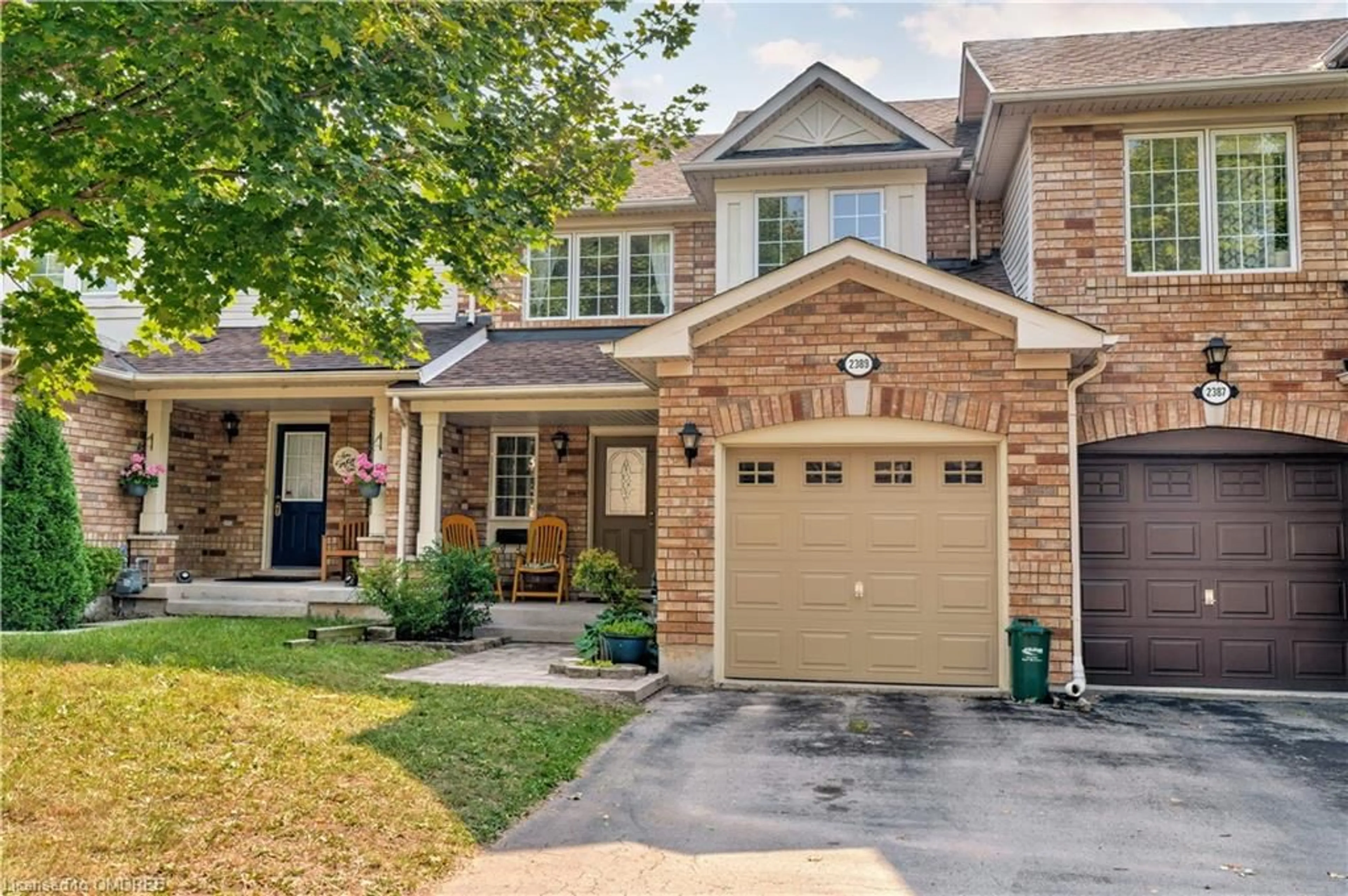 Home with brick exterior material for 2389 Baintree Cres, Oakville Ontario L6M 4X1