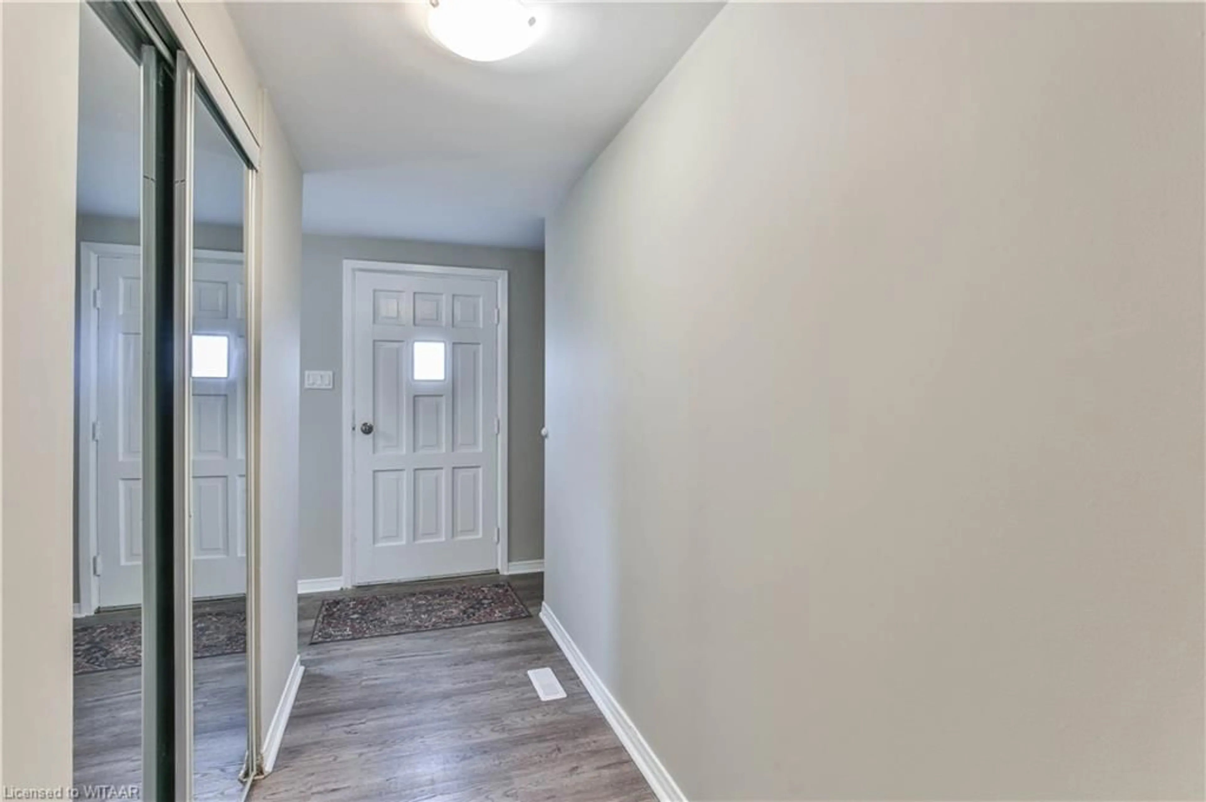 Indoor entryway for 594 Durham Cres, Woodstock Ontario N4S 5X1