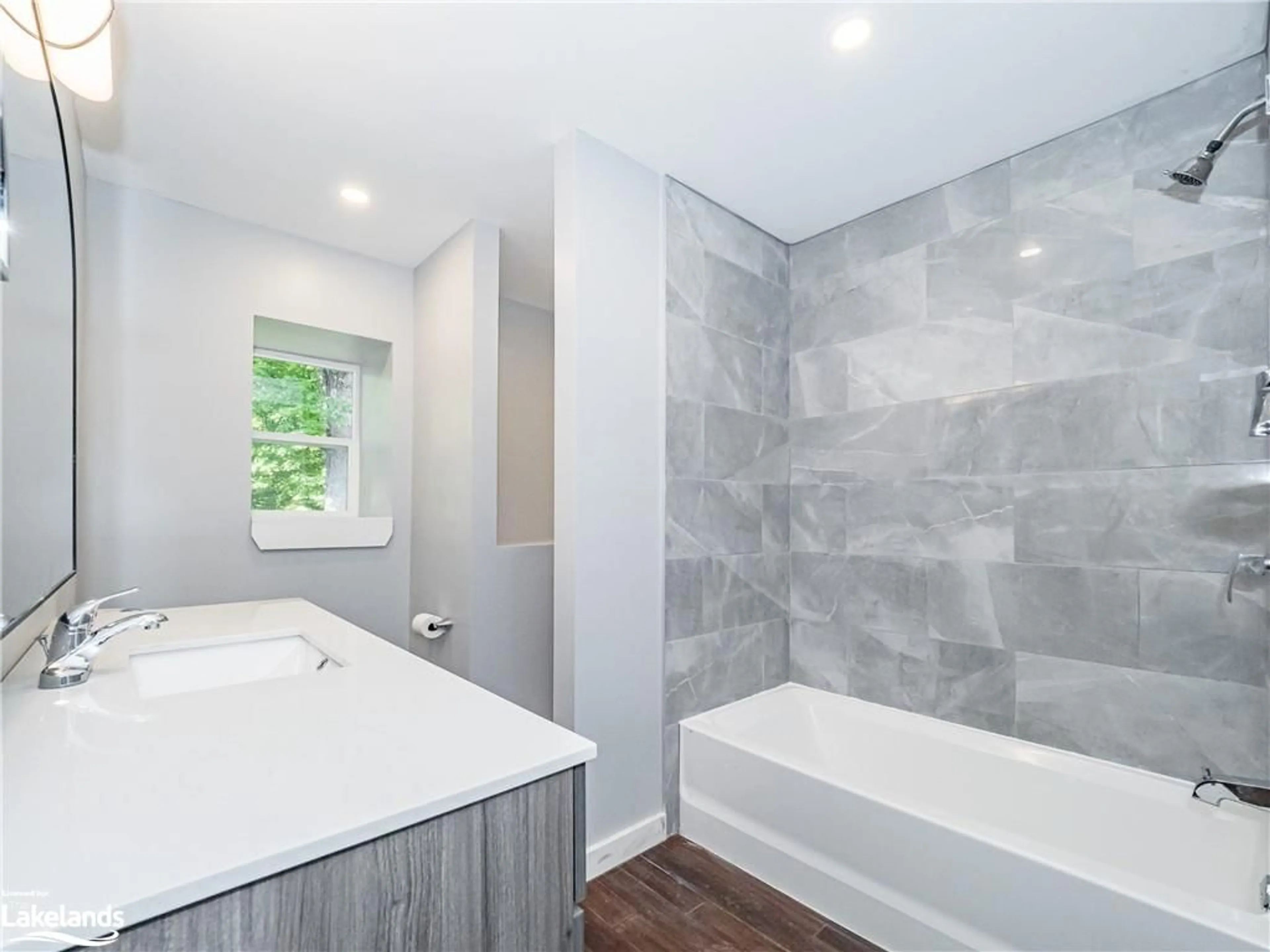 Contemporary bathroom, wood floors for 125 Oakwood Dr, Gravenhurst Ontario P1P 1B3