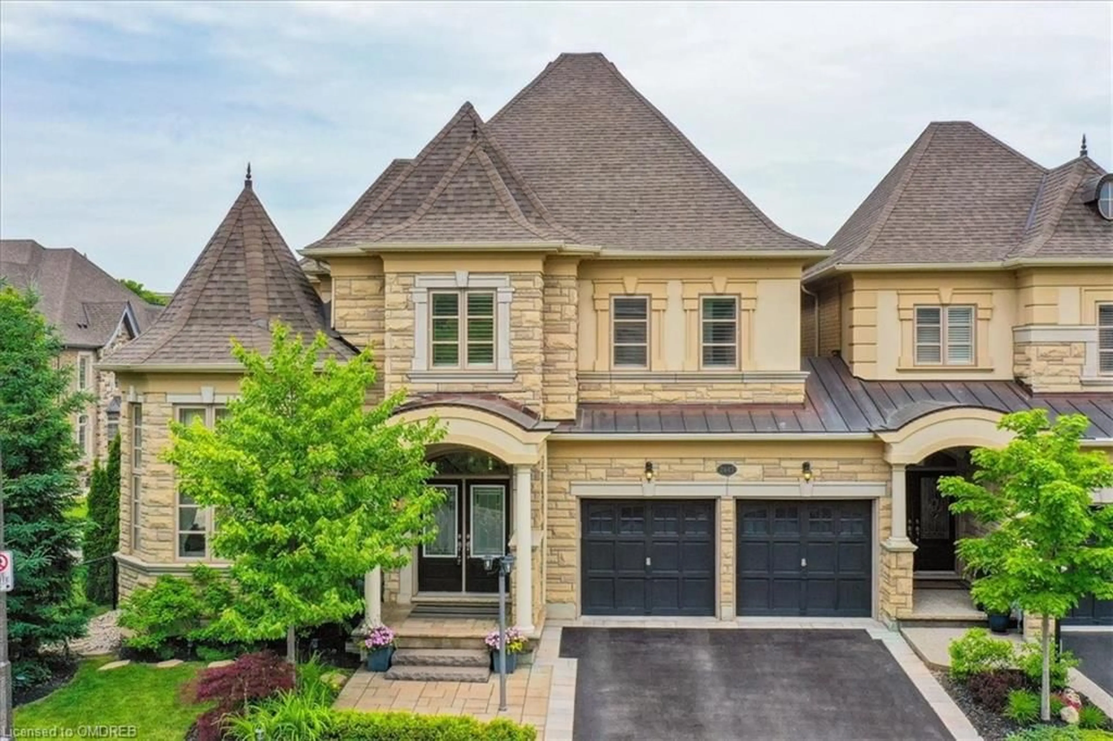 Home with brick exterior material for 2447 Chateau Common, Oakville Ontario L6M 0S1