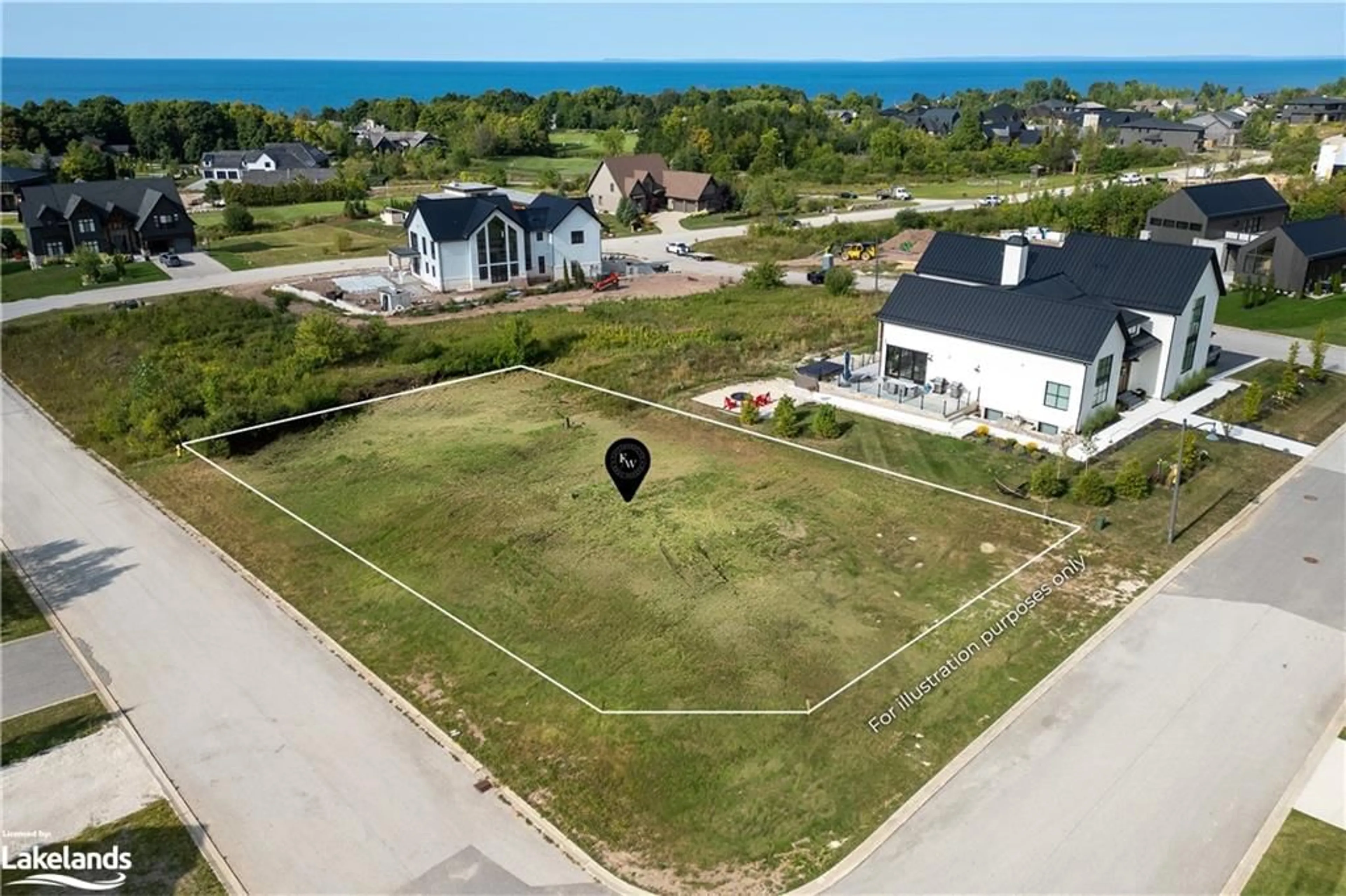 Frontside or backside of a home, the fenced backyard for 121 Maryward Cres, Clarksburg Ontario N0H 1J0