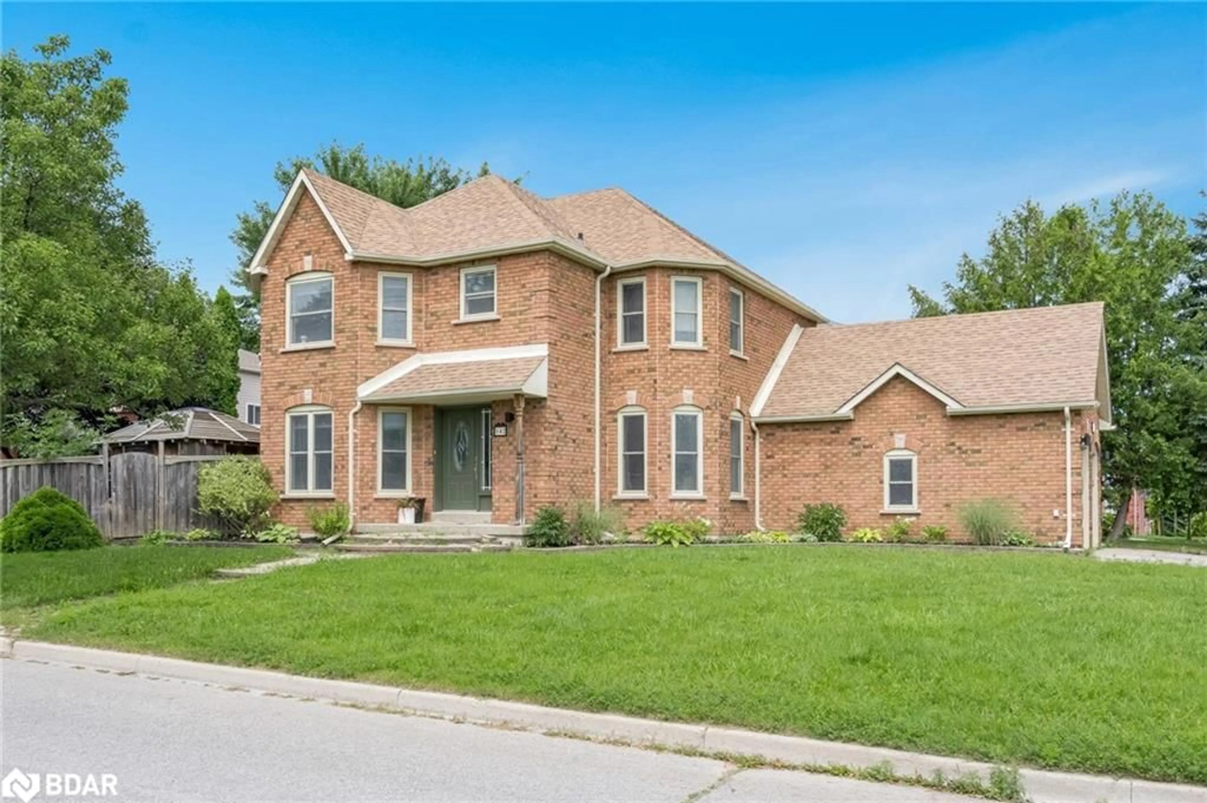 Home with brick exterior material for 142 Livingstone St, Barrie Ontario L4N 7J5