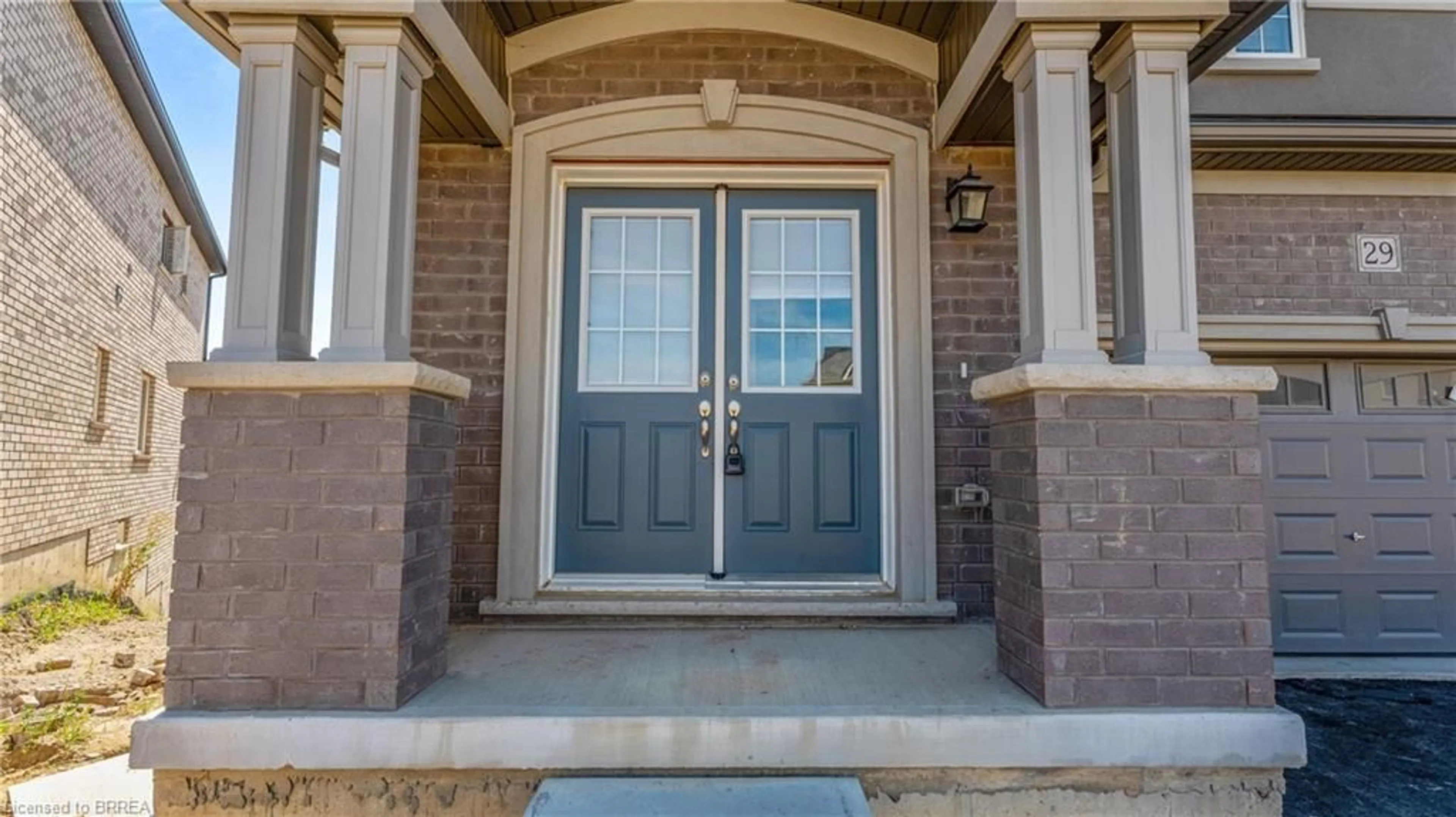 Indoor entryway for 29 Stokes Rd, Paris Ontario N3L 0L9