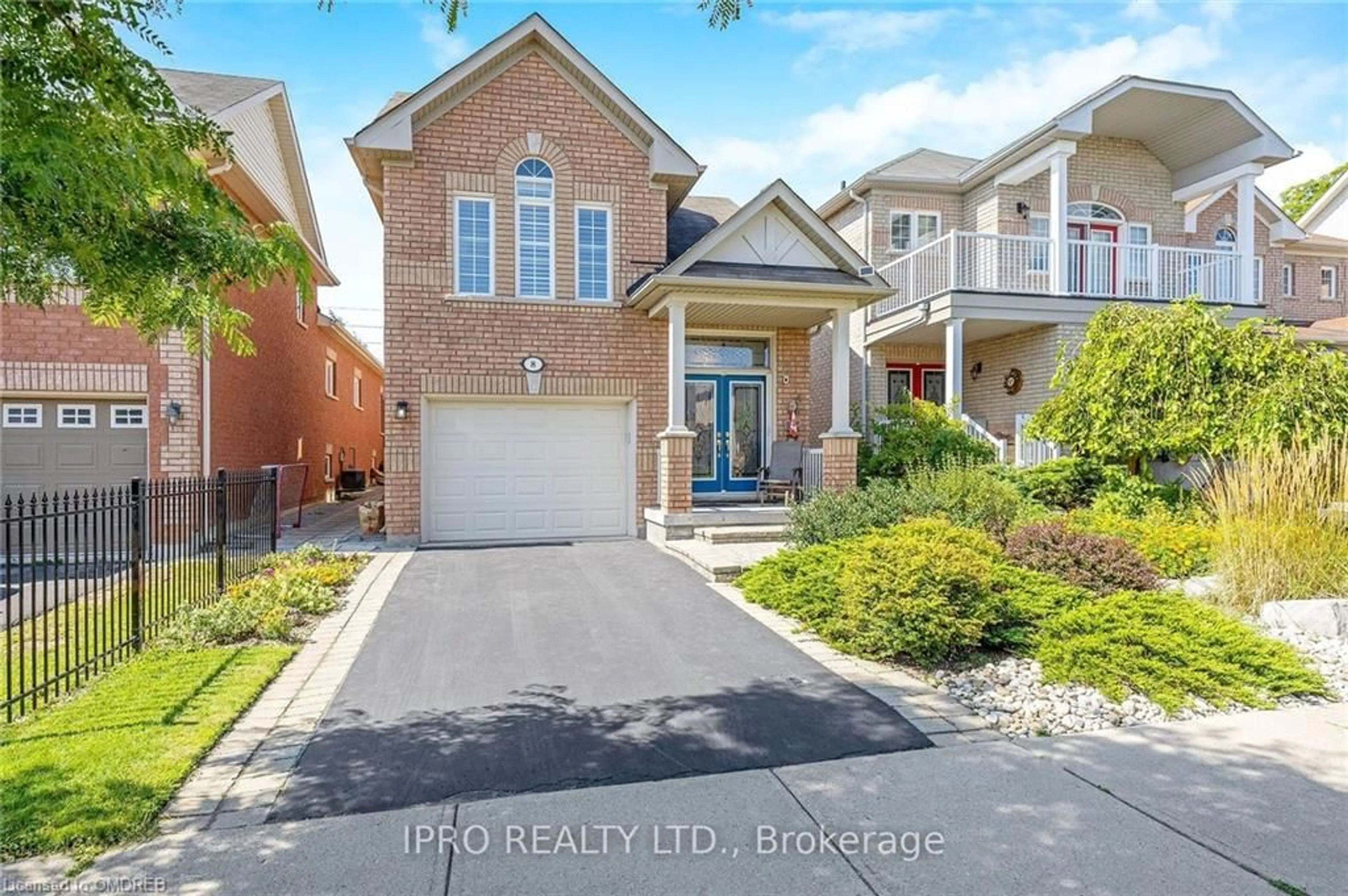 Frontside or backside of a home for 8 Meadowlark Dr, Georgetown Ontario L7G 6N2