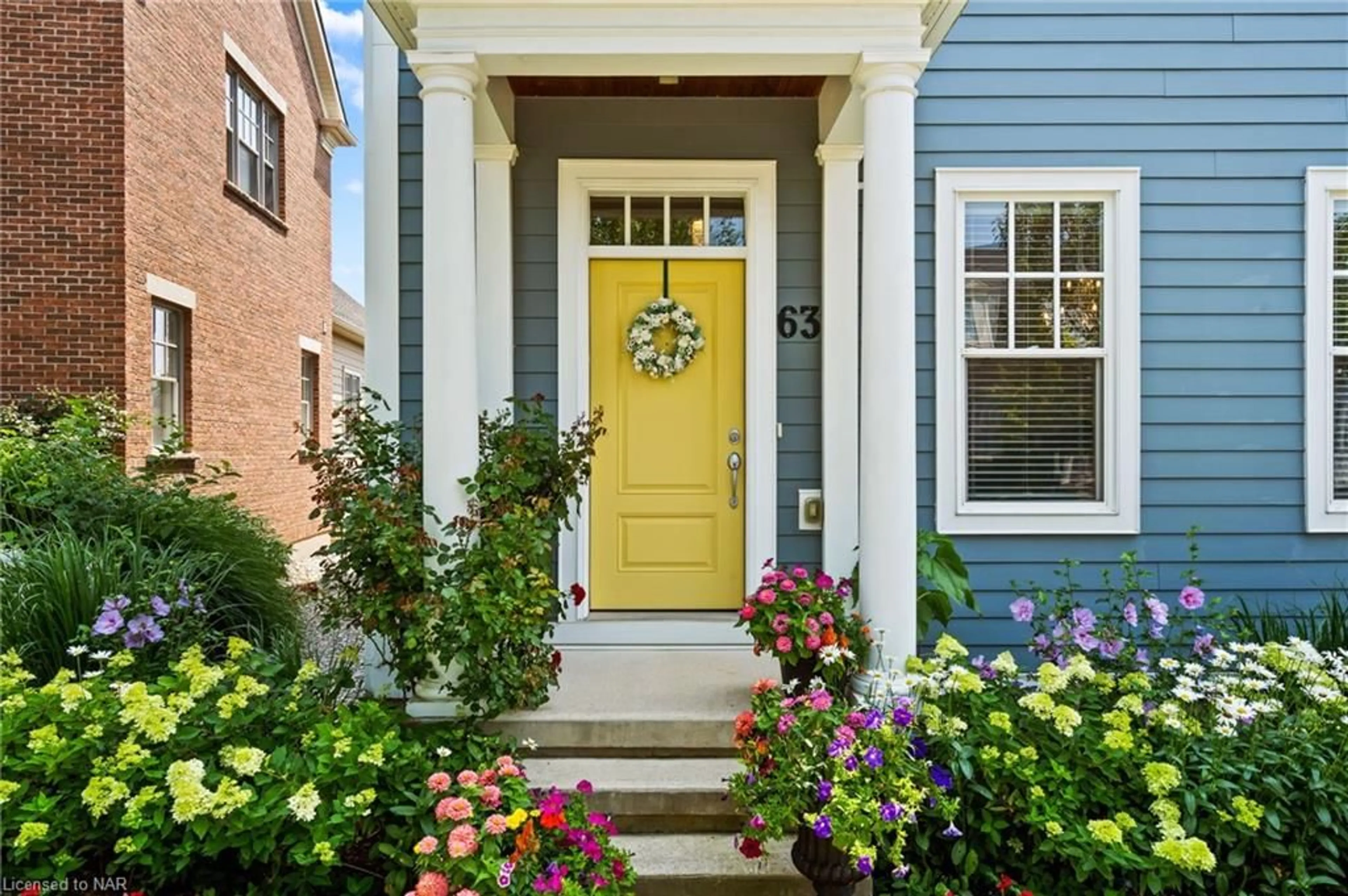 Indoor entryway for 63 Brock Street St, Niagara-on-the-Lake Ontario L0S 1J0