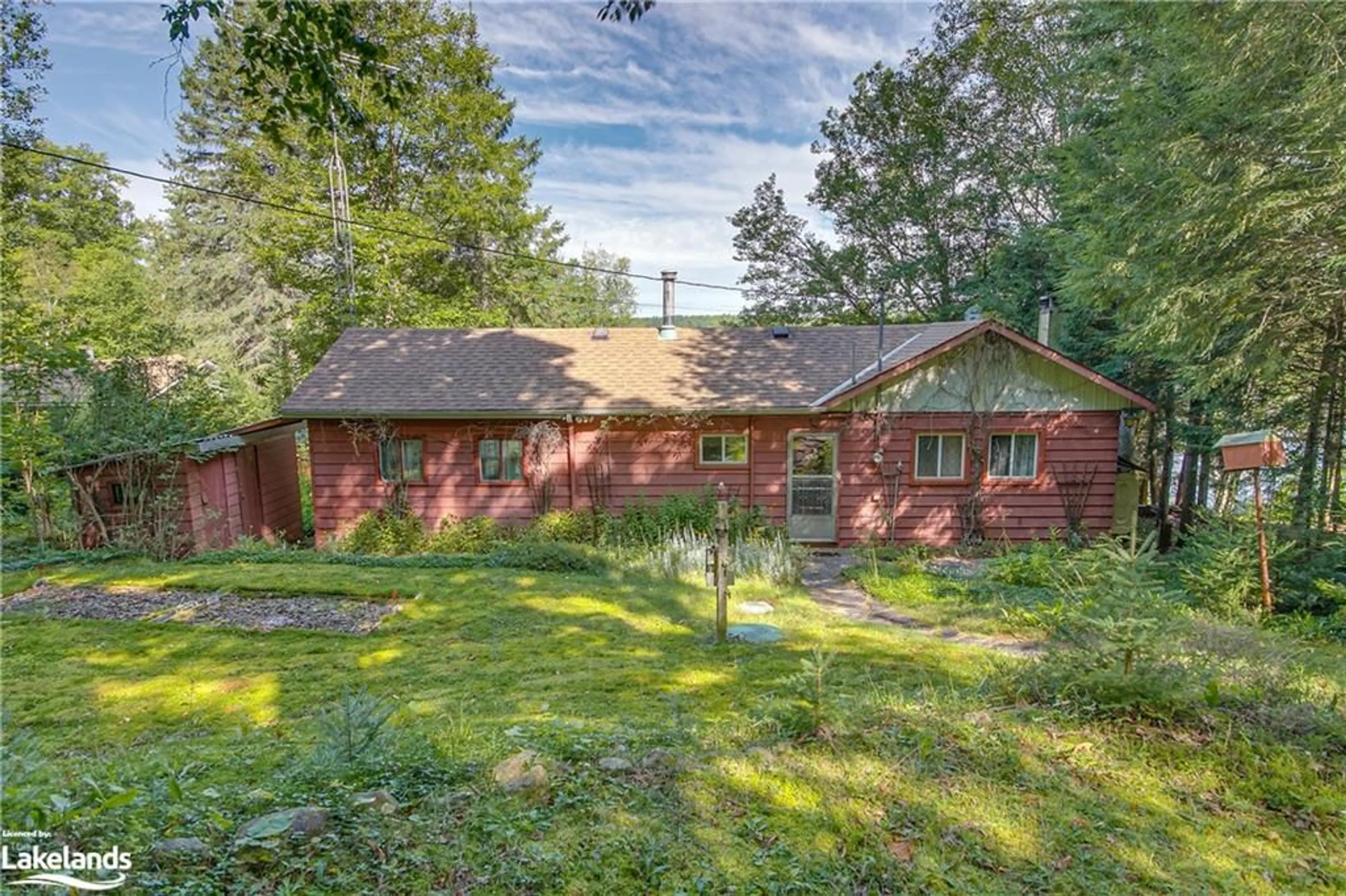 Cottage for 1072 Menominee Lake Rd, Lake Of Bays Ontario P0B 1A0