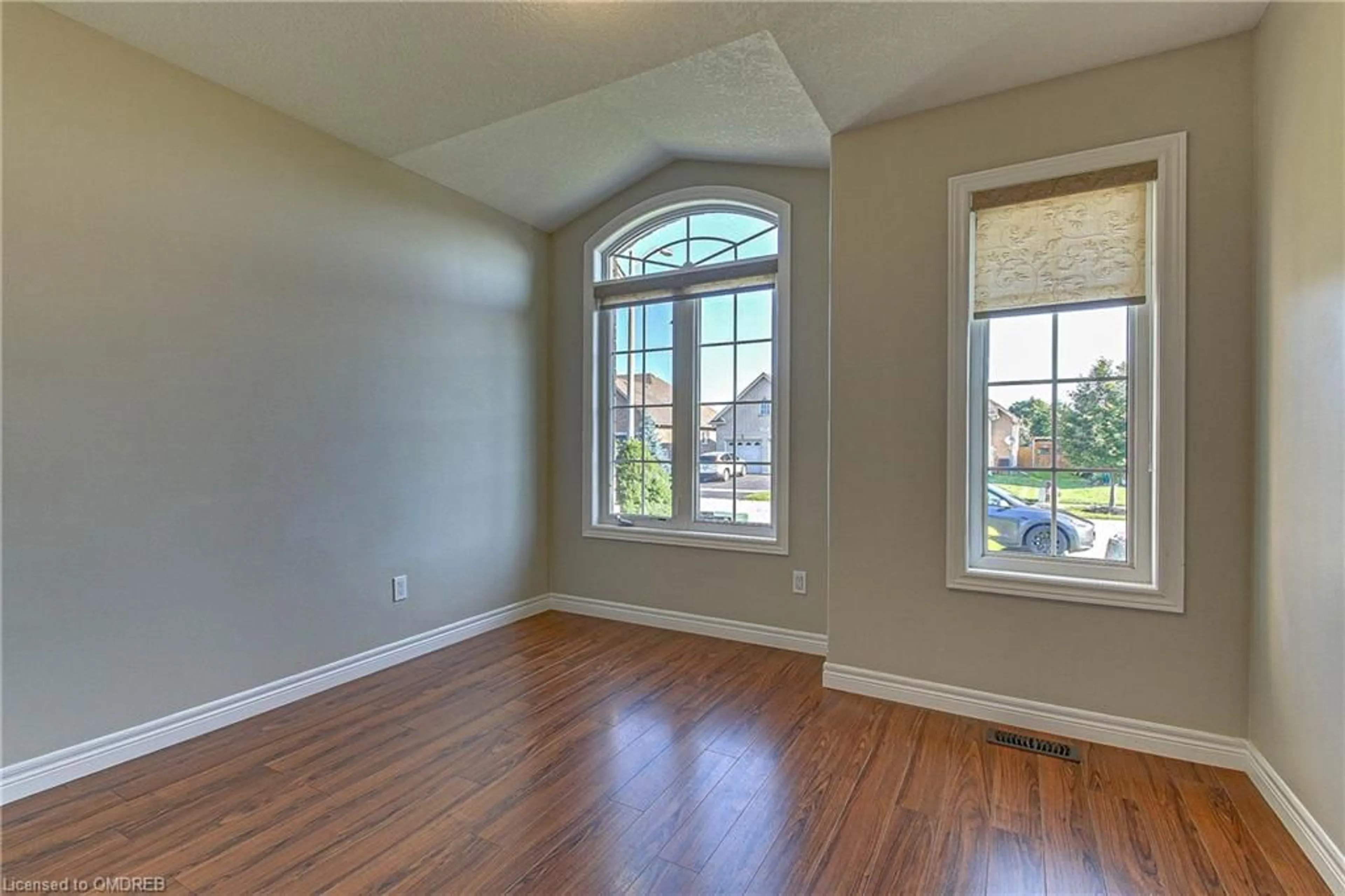 A pic of a room, wood floors for 123 Coulas Cres, Waterford Ontario N0E 1Y0