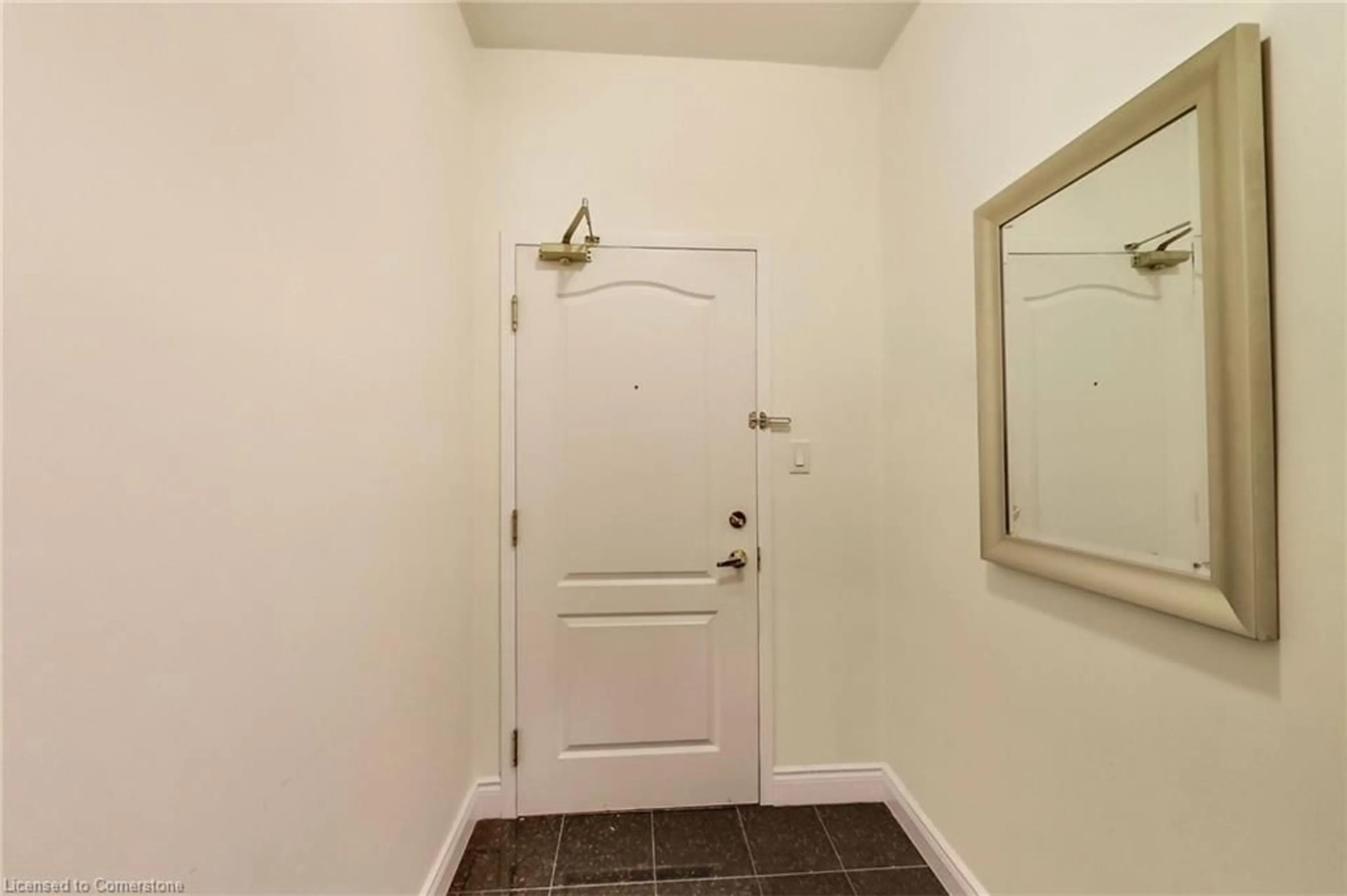 Indoor entryway, unknown floor for 77 Mcmurrich St #310, Toronto Ontario M5R 3V3