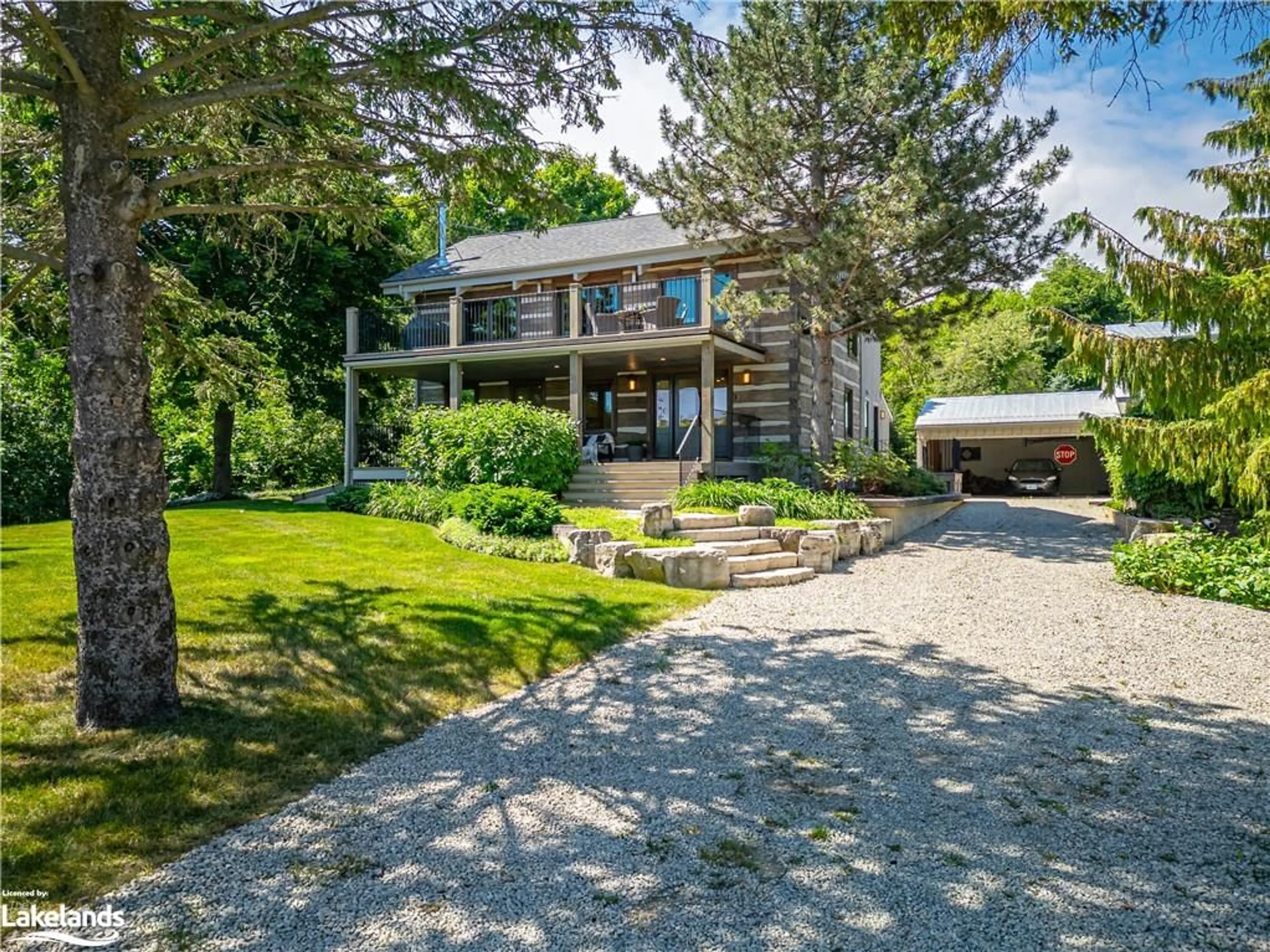 Frontside or backside of a home, cottage for 116 Lakeshore Rd, The Blue Mountains Ontario L9Y 0N2