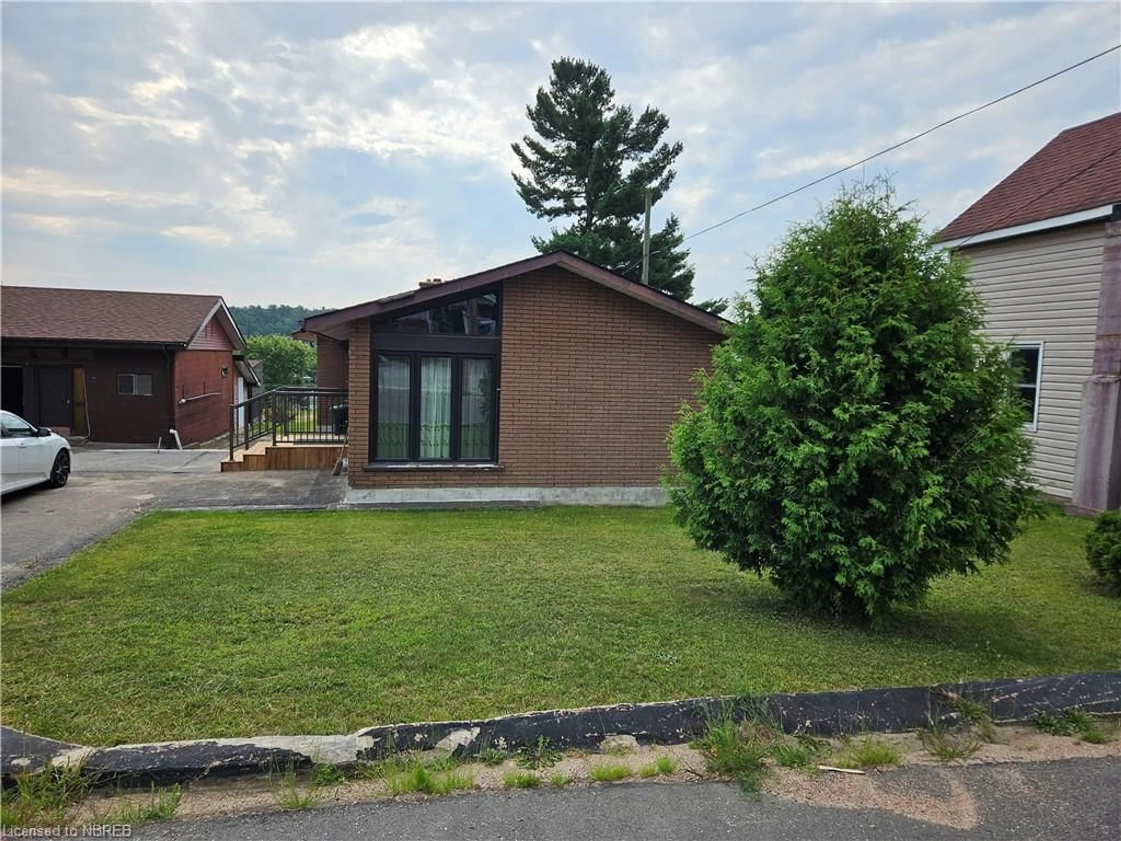 Frontside or backside of a home, cottage for 541 Brydges St, Mattawa Ontario P0H 1V0