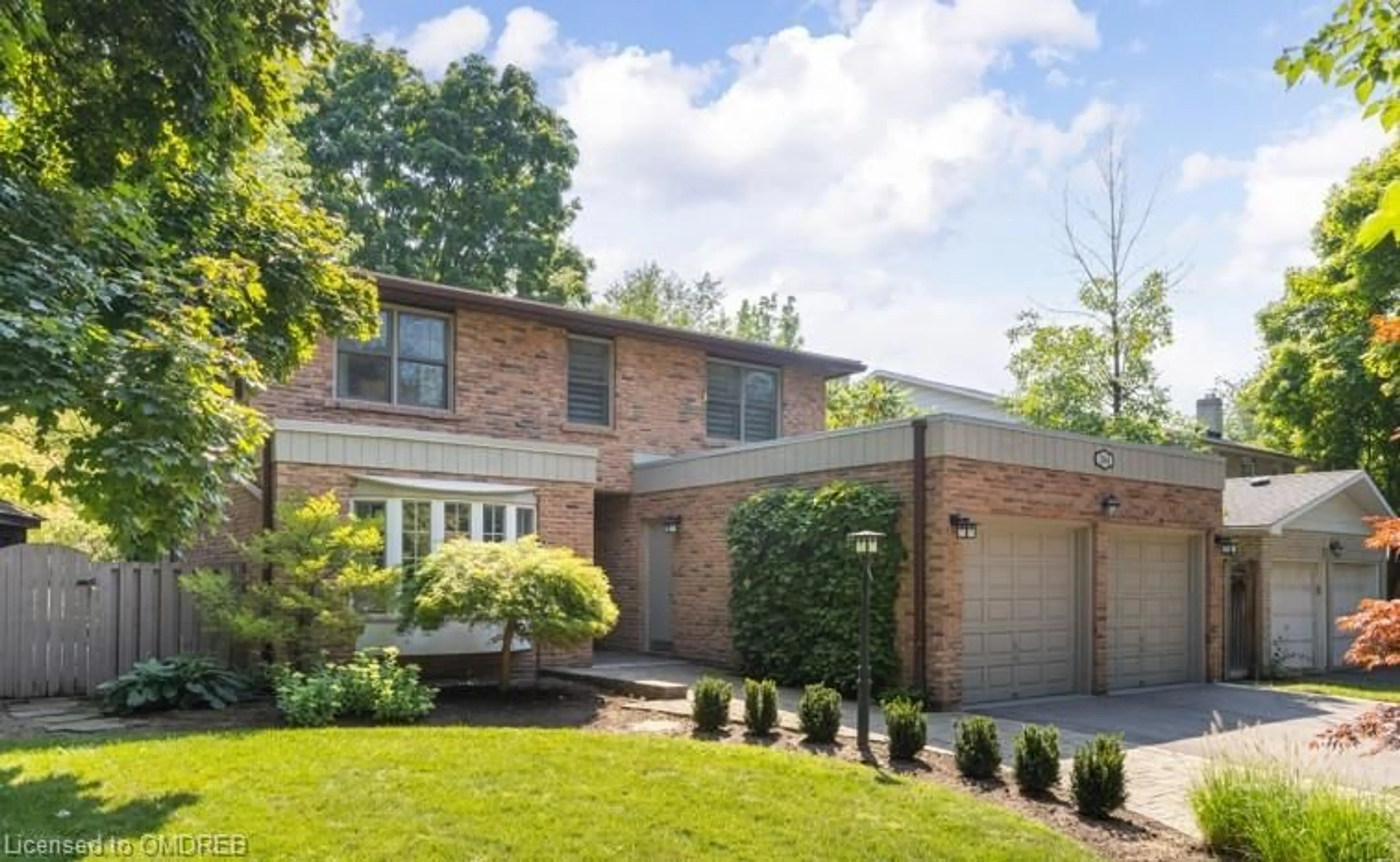 Home with brick exterior material for 1164 Cynthia Lane, Oakville Ontario L6J 6A6