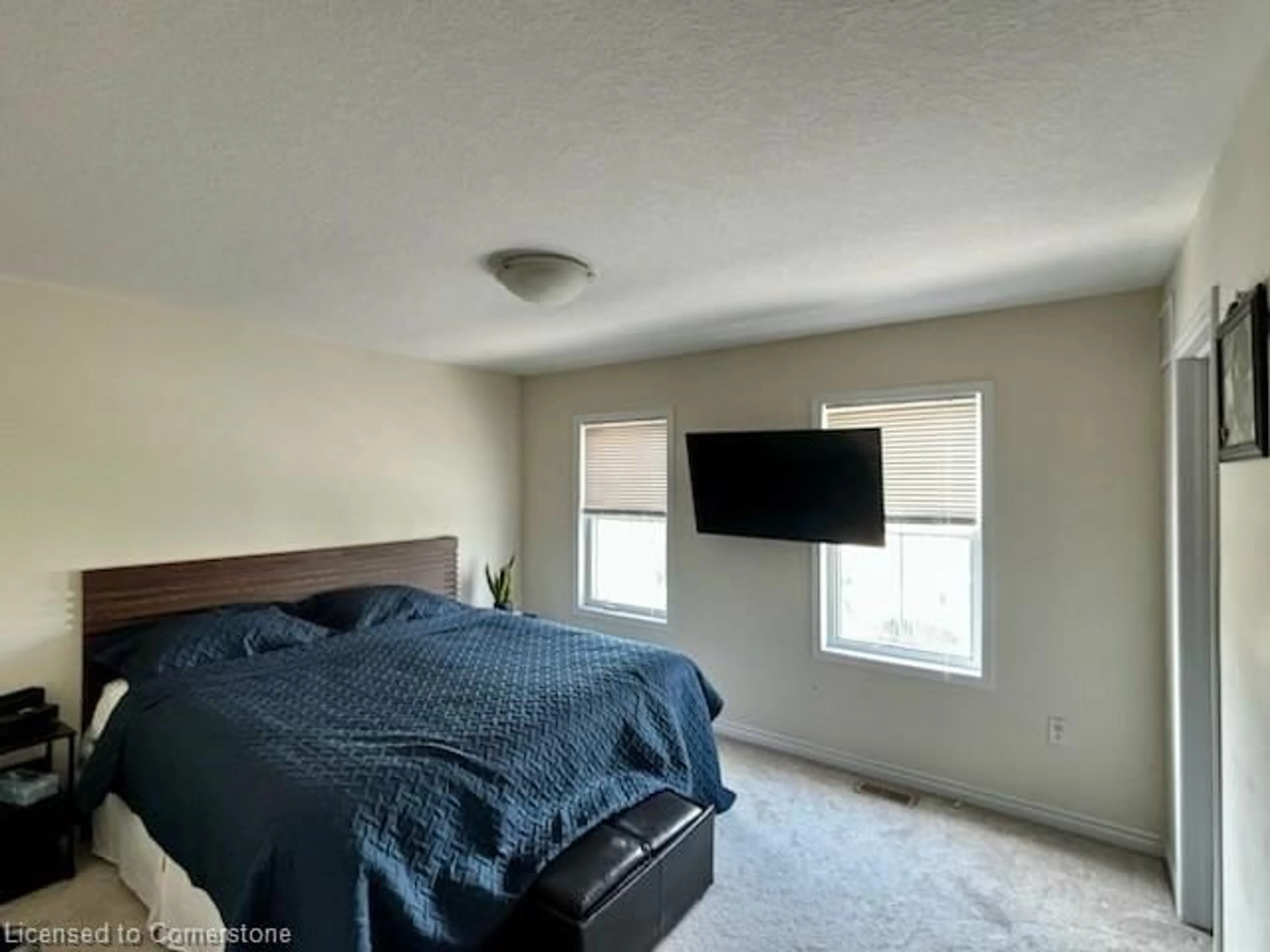 A pic of a room for 167 Seabrook Dr, Kitchener Ontario N2R 0E6