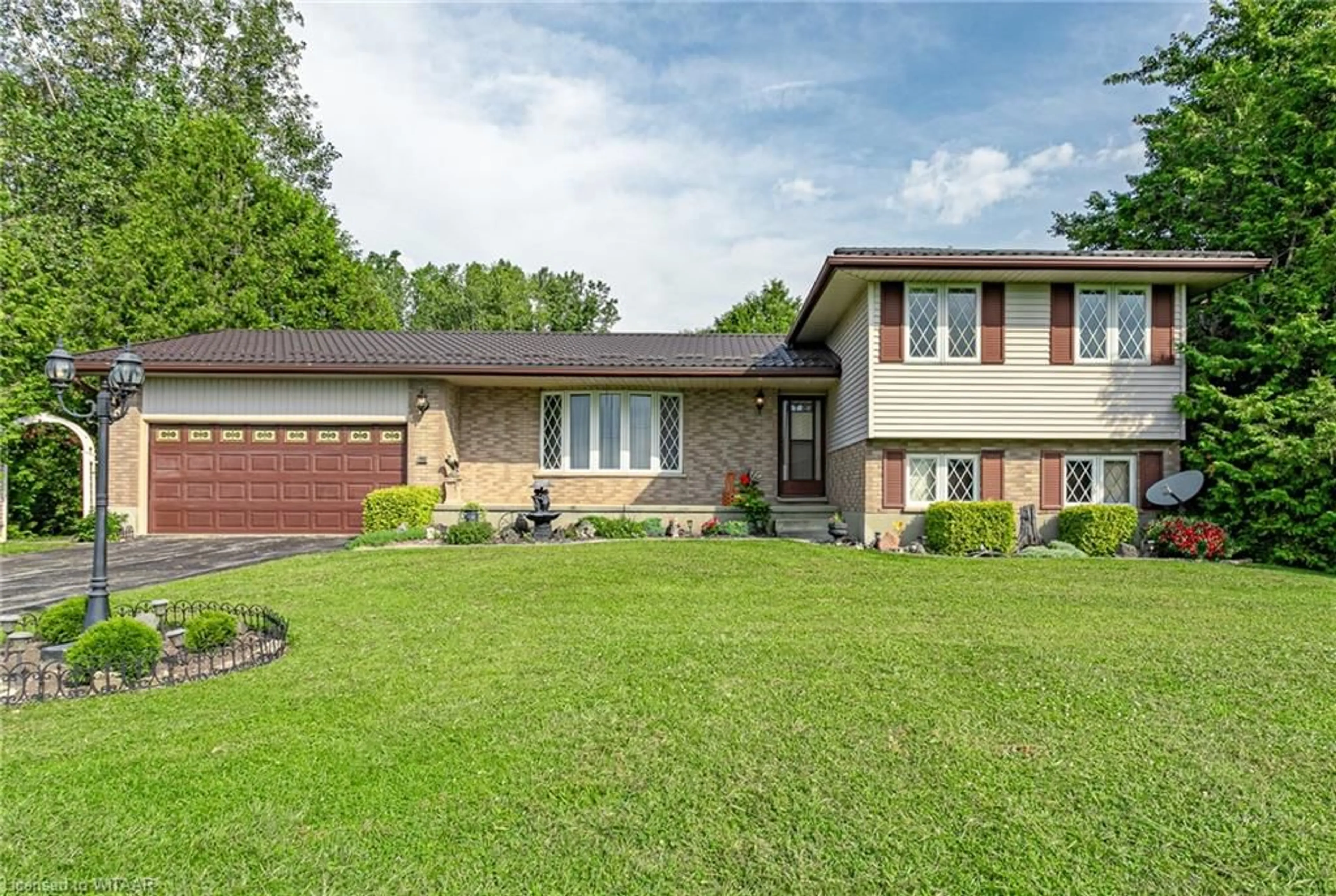 Frontside or backside of a home, cottage for 17990 Evelyn Dr, Thames Centre Ontario N0M 2M0