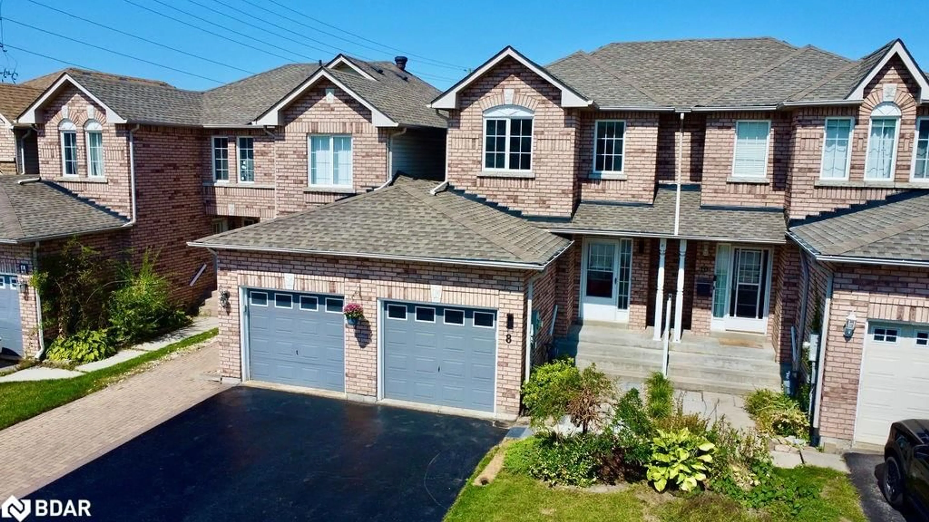 Home with brick exterior material for 8 Wildwood Trail, Barrie Ontario L4N 8K1