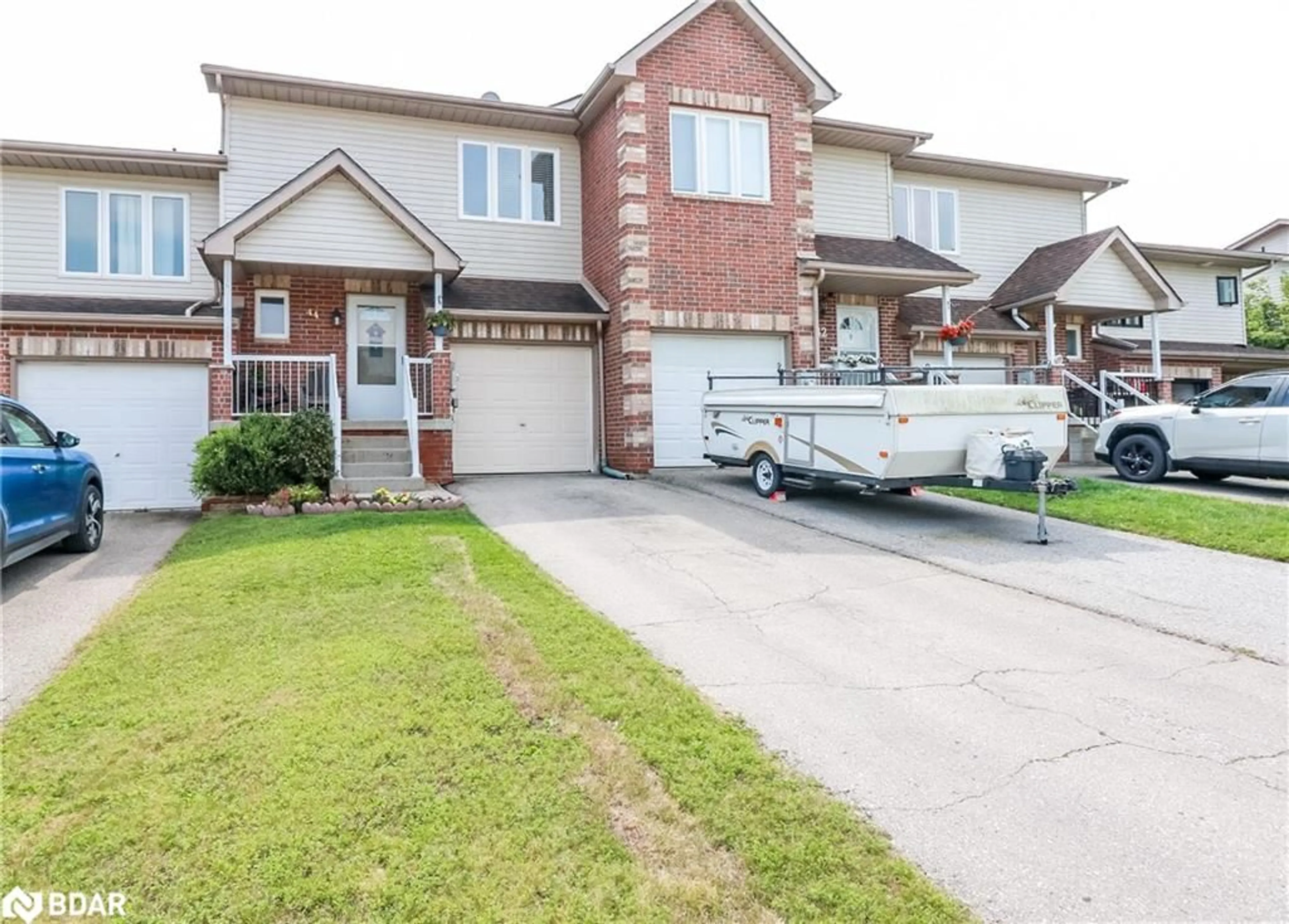 Frontside or backside of a home for 44 Parkside Cres, Angus Ontario L3W 0K9