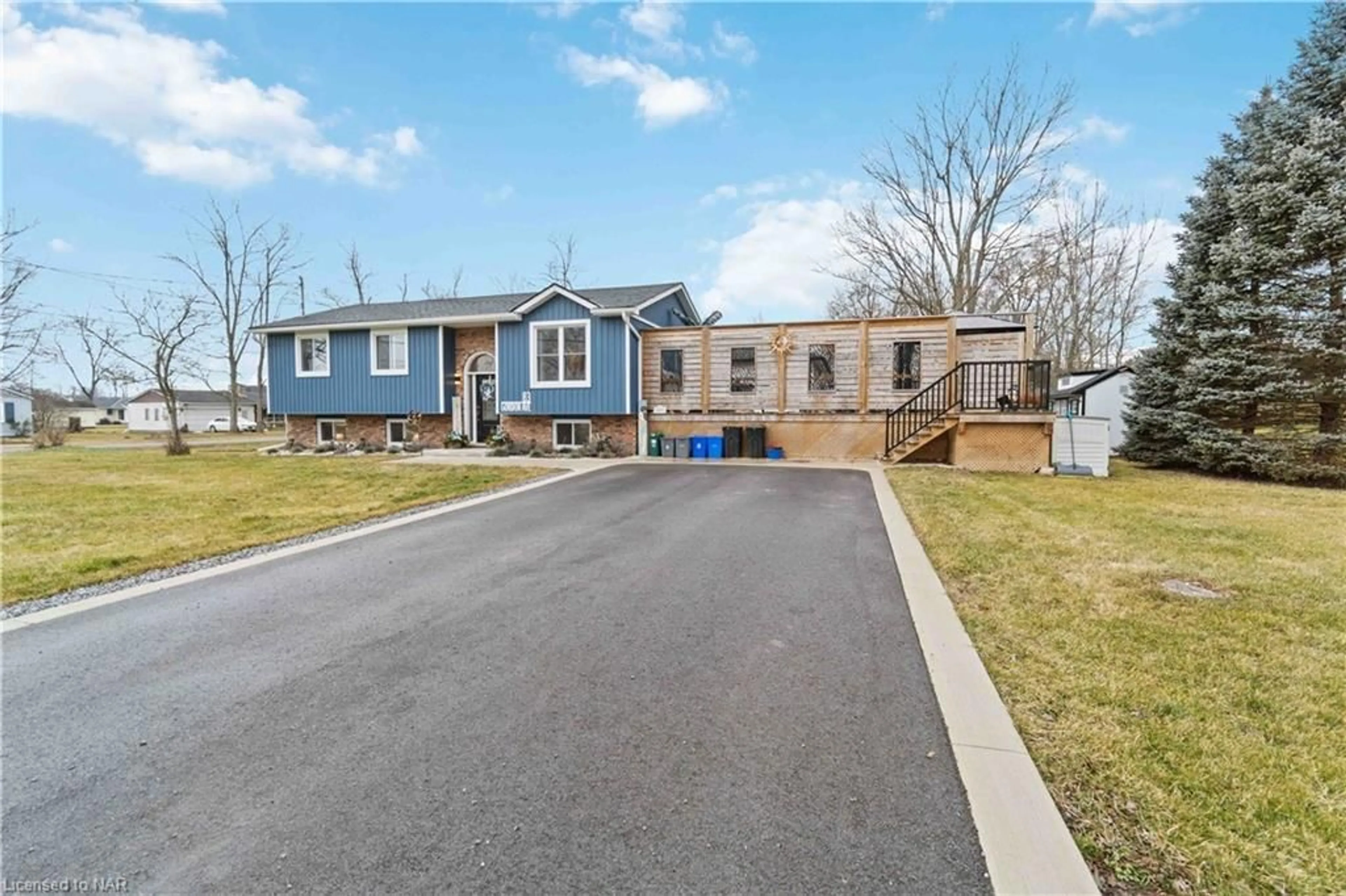 Frontside or backside of a home, the street view for 83 Gordon Ave, Ridgeway Ontario L0S 1N0