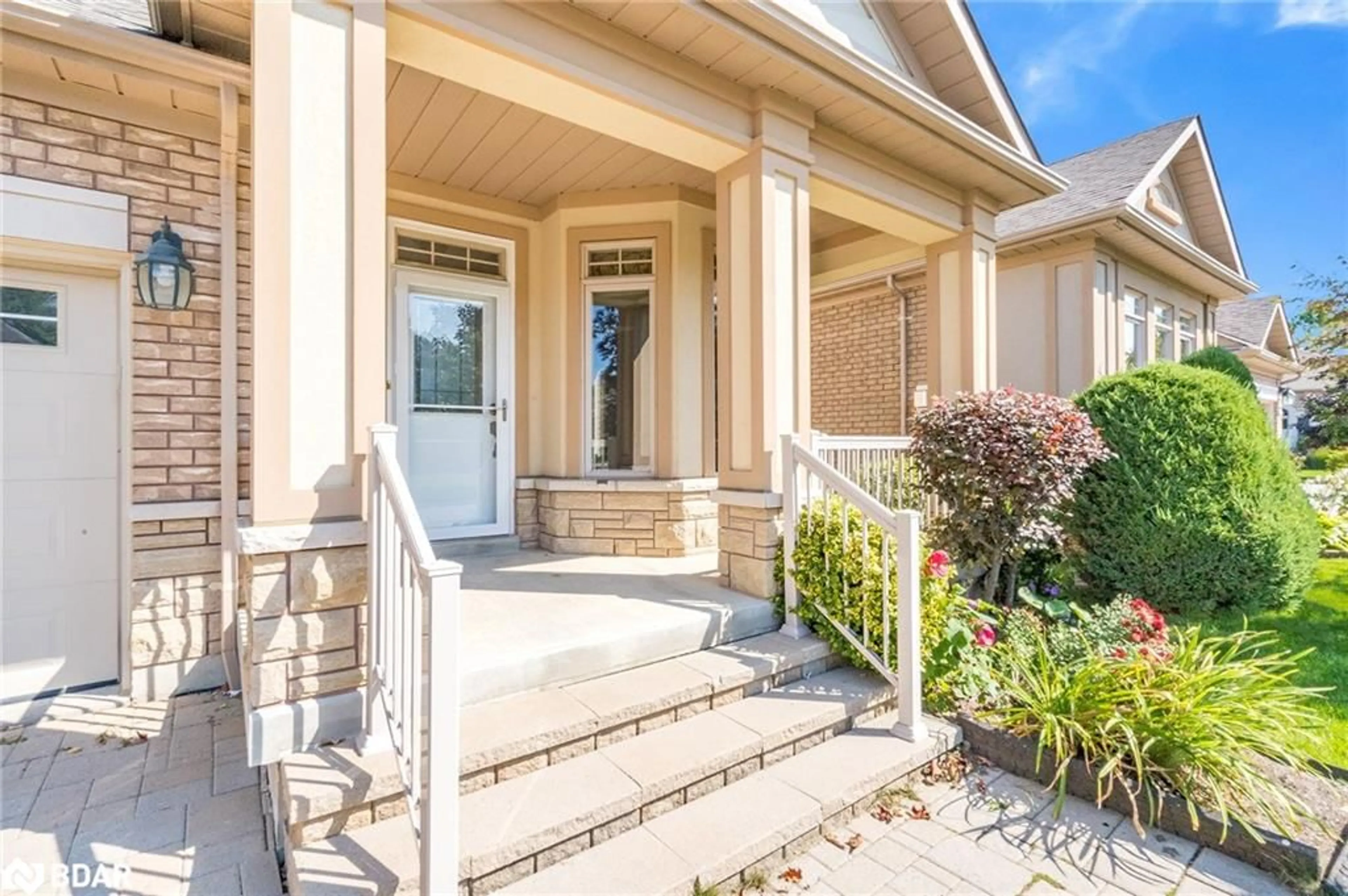 Indoor entryway for 51 Tuscany Grande, Alliston Ontario L9R 1E1