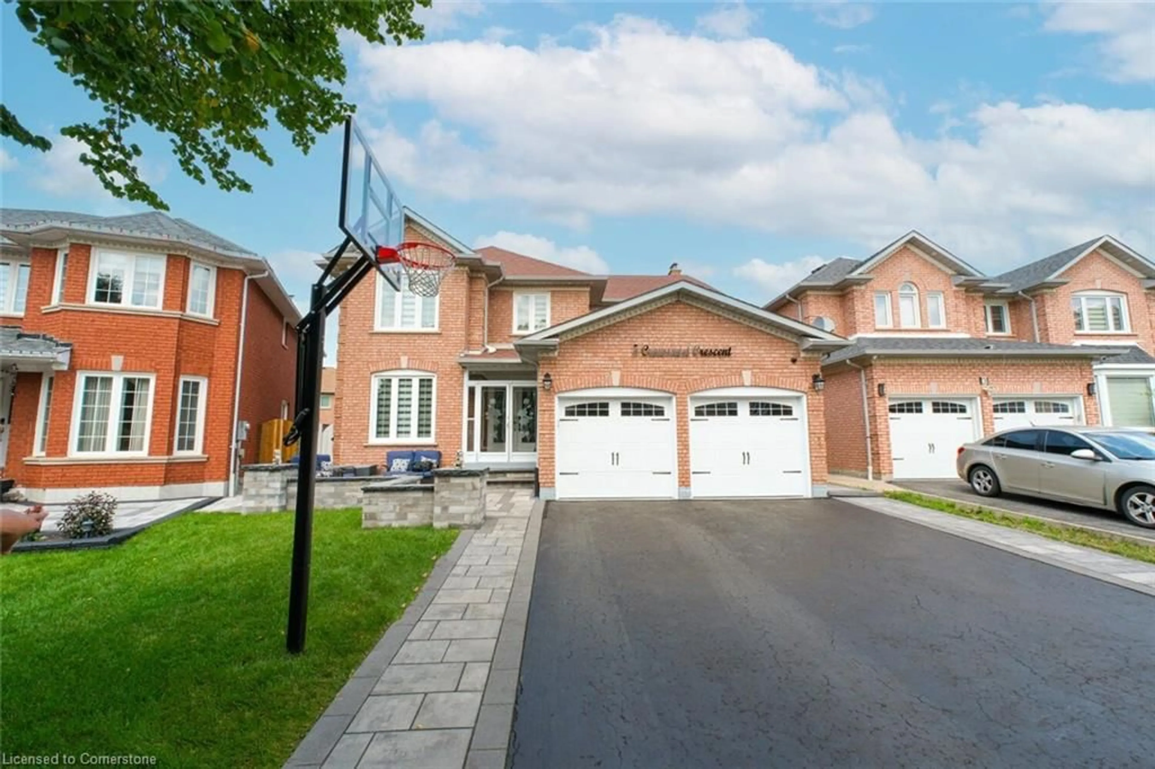 Home with brick exterior material for 5 Crowsnest Cres, Brampton Ontario L6R 1E2