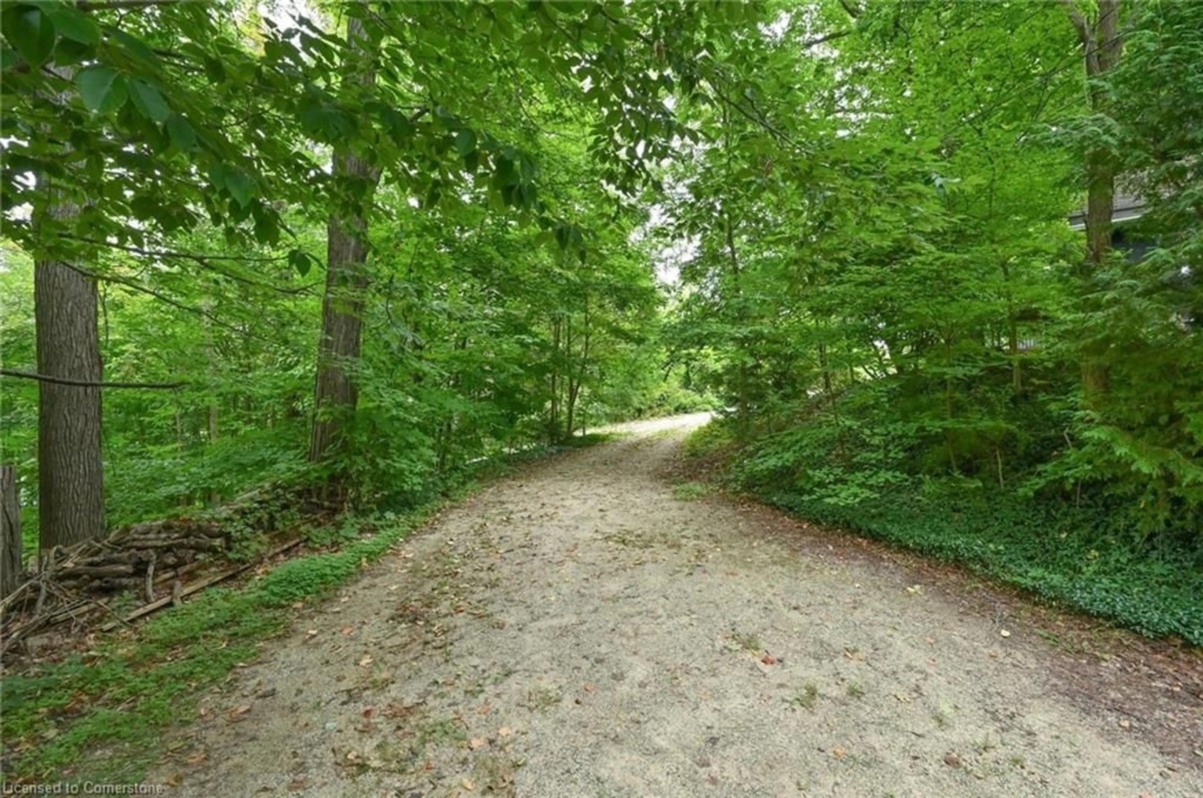 Patio, the street view for 3 Valley View Close, Mulmur Ontario L9V 3H4