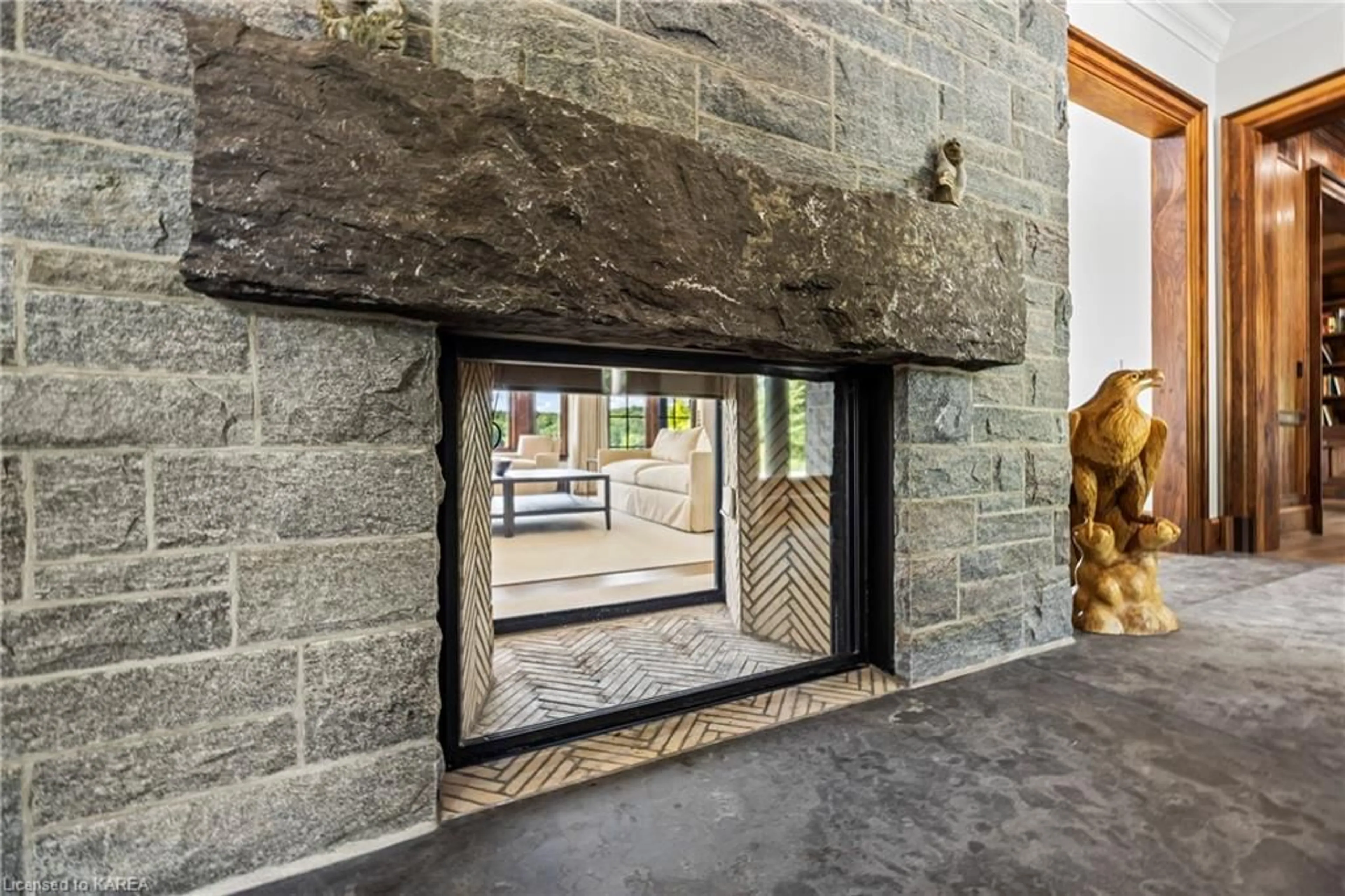 Indoor foyer, cement floor for 967, 985 & 995 North Shore Rd, Howe Island Ontario K7G 2V6