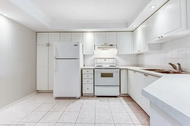 Additional property image - 5070 Pinedale Ave Unit 402