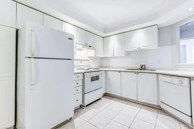Additional property image - 5070 Pinedale Ave Unit 402