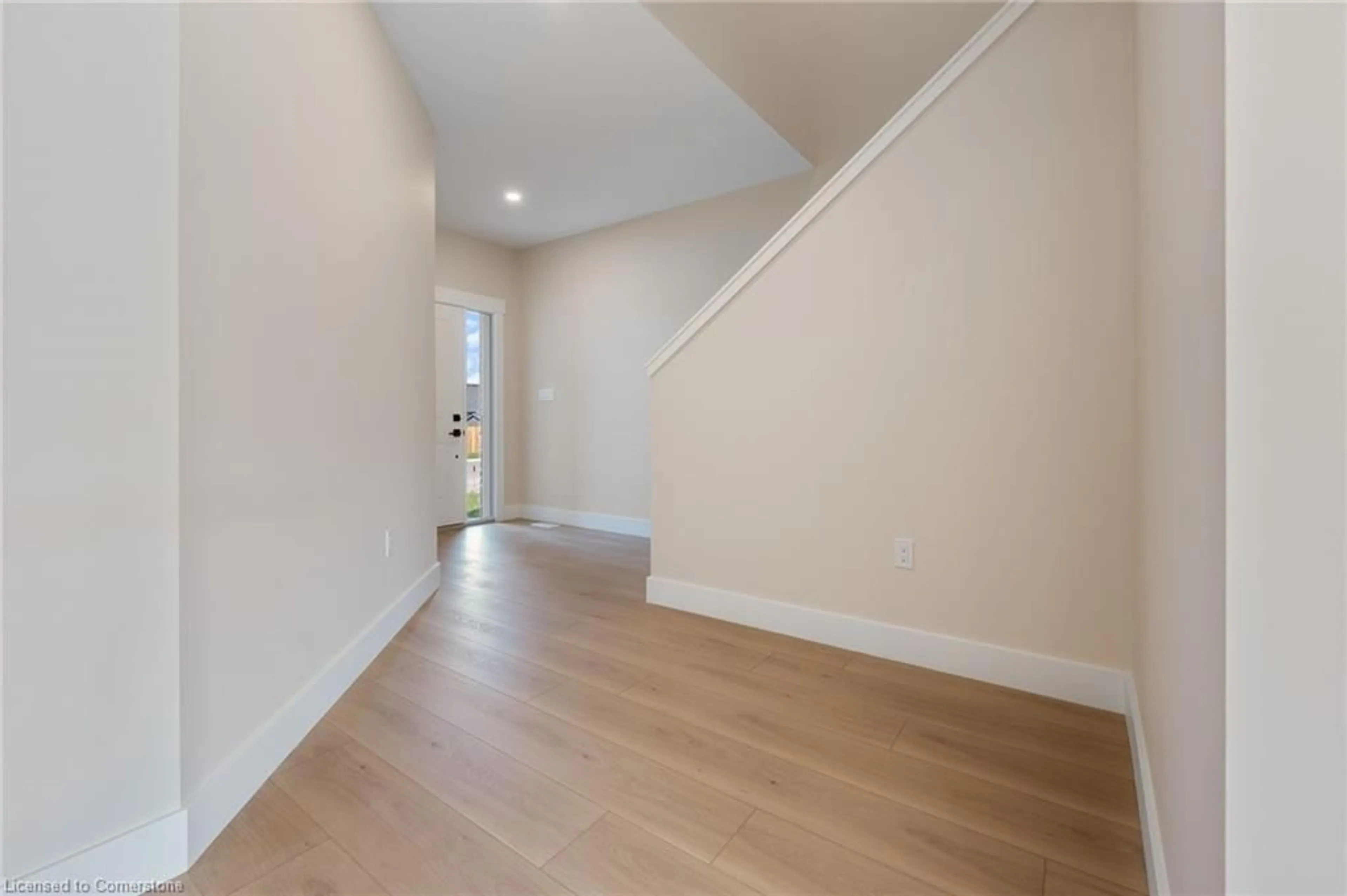 A pic of a room, wood floors for 127 Amber St, Waterford Ontario N0E 1Y0