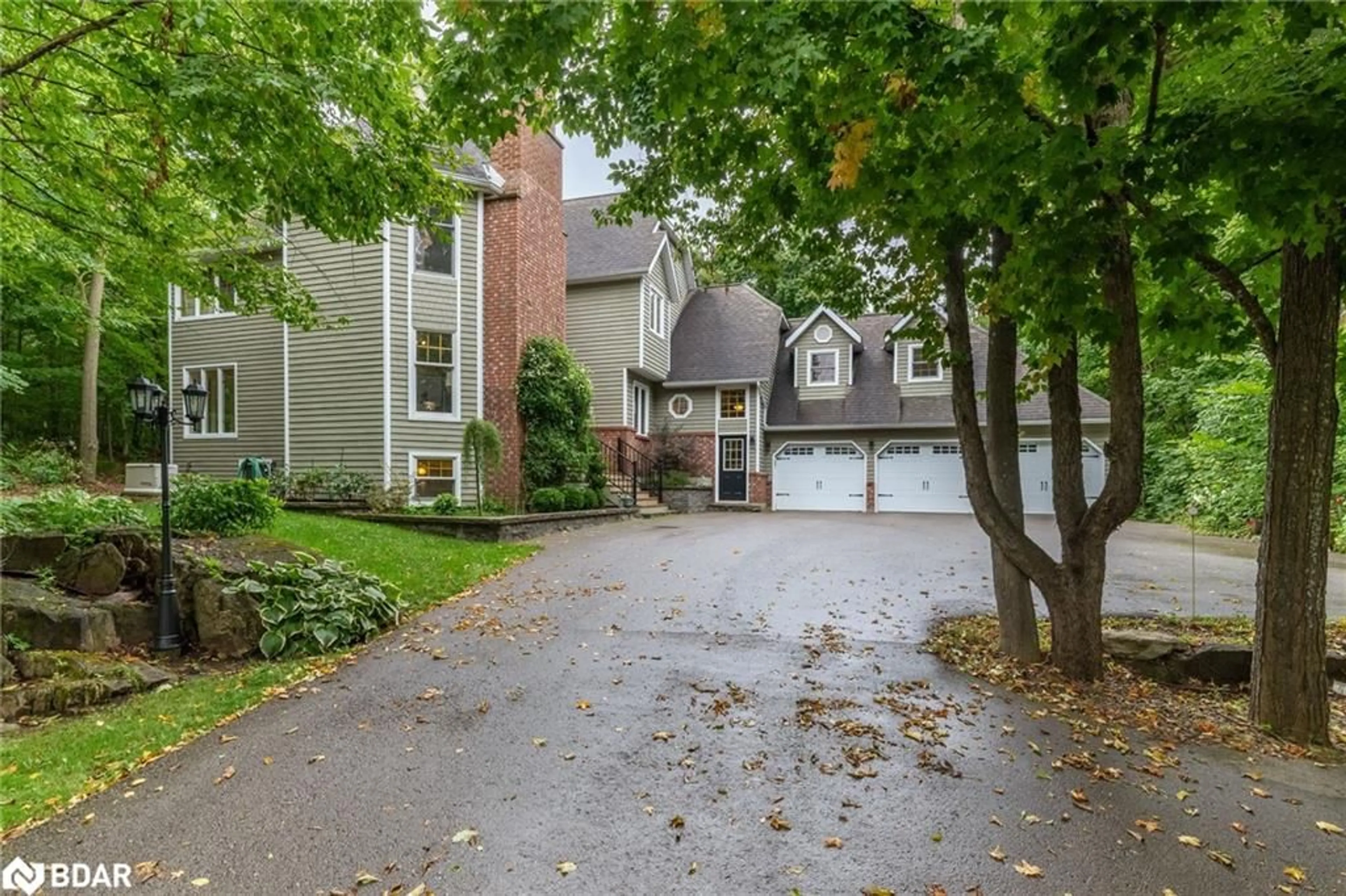 A pic from exterior of the house or condo, the street view for 11 Aneva Crt, Fenelon Falls Ontario K0M 1N0