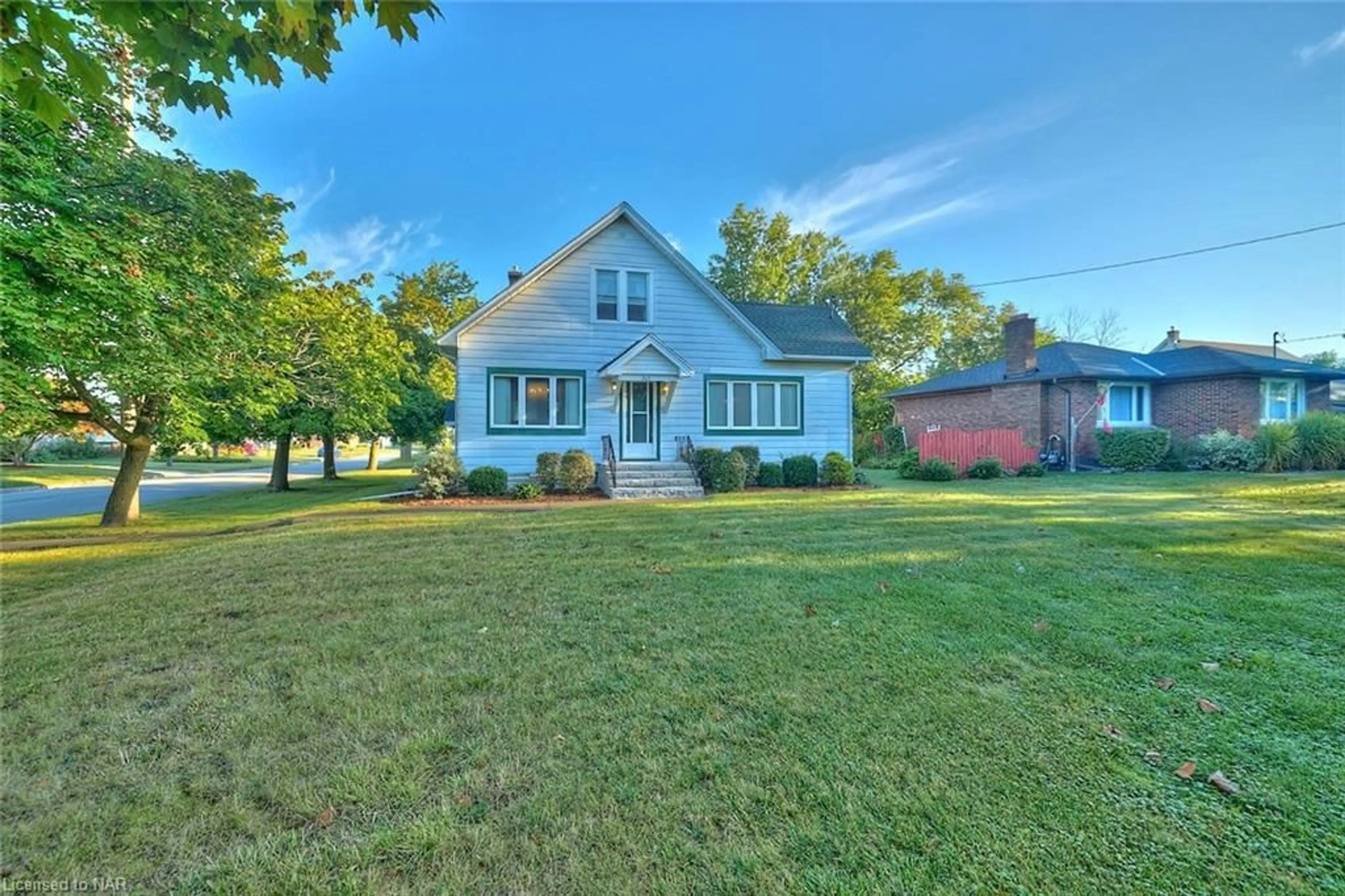 A pic from exterior of the house or condo, cottage for 205 Murray St, Fort Erie Ontario L2A 2B7