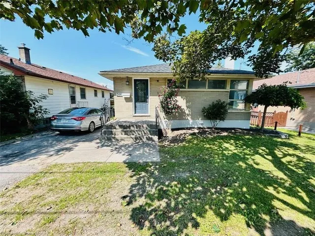 344 Victoria Ave, Belleville 1